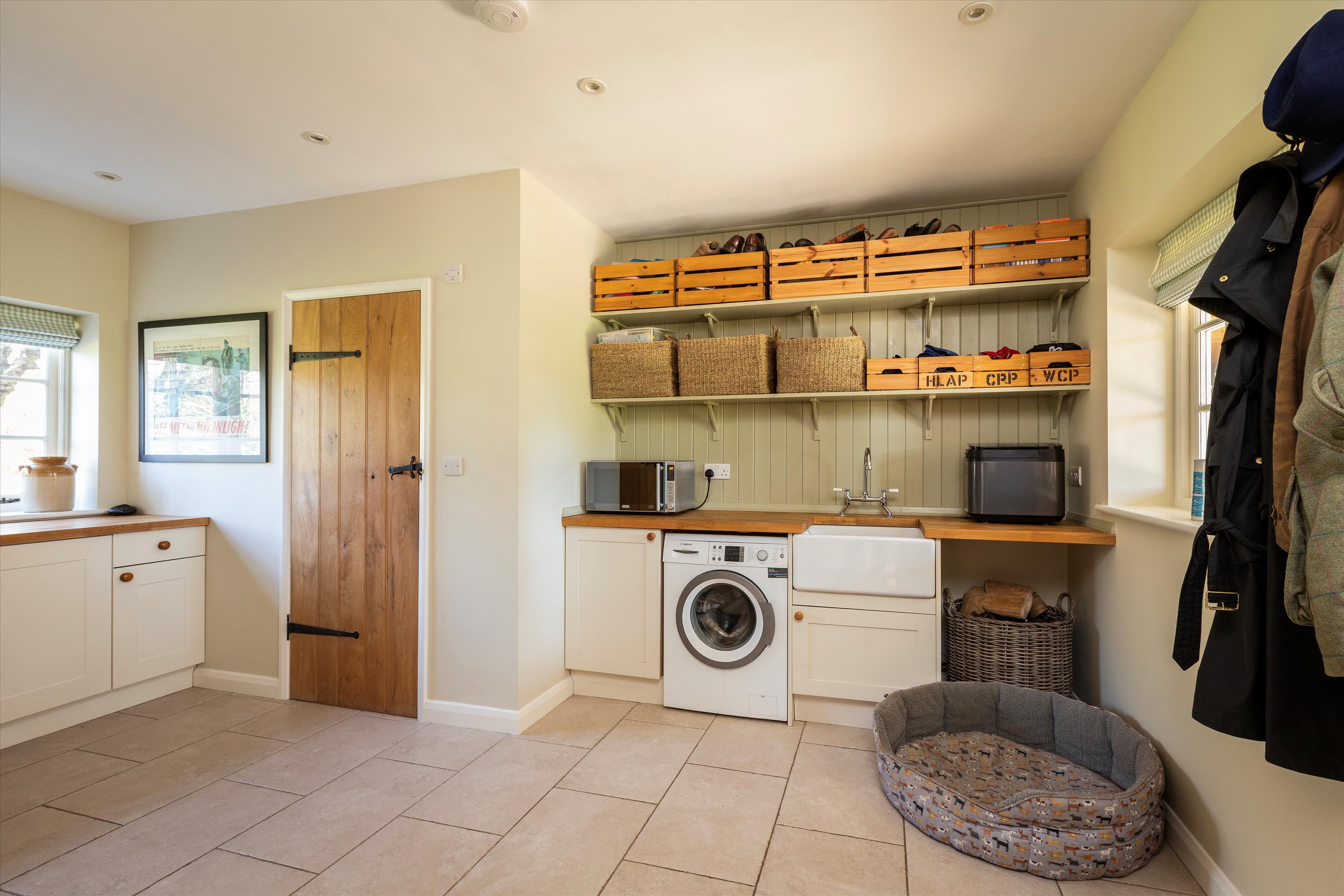Knightons Lane, Dunsfold, Godalming, Surrey, GU8