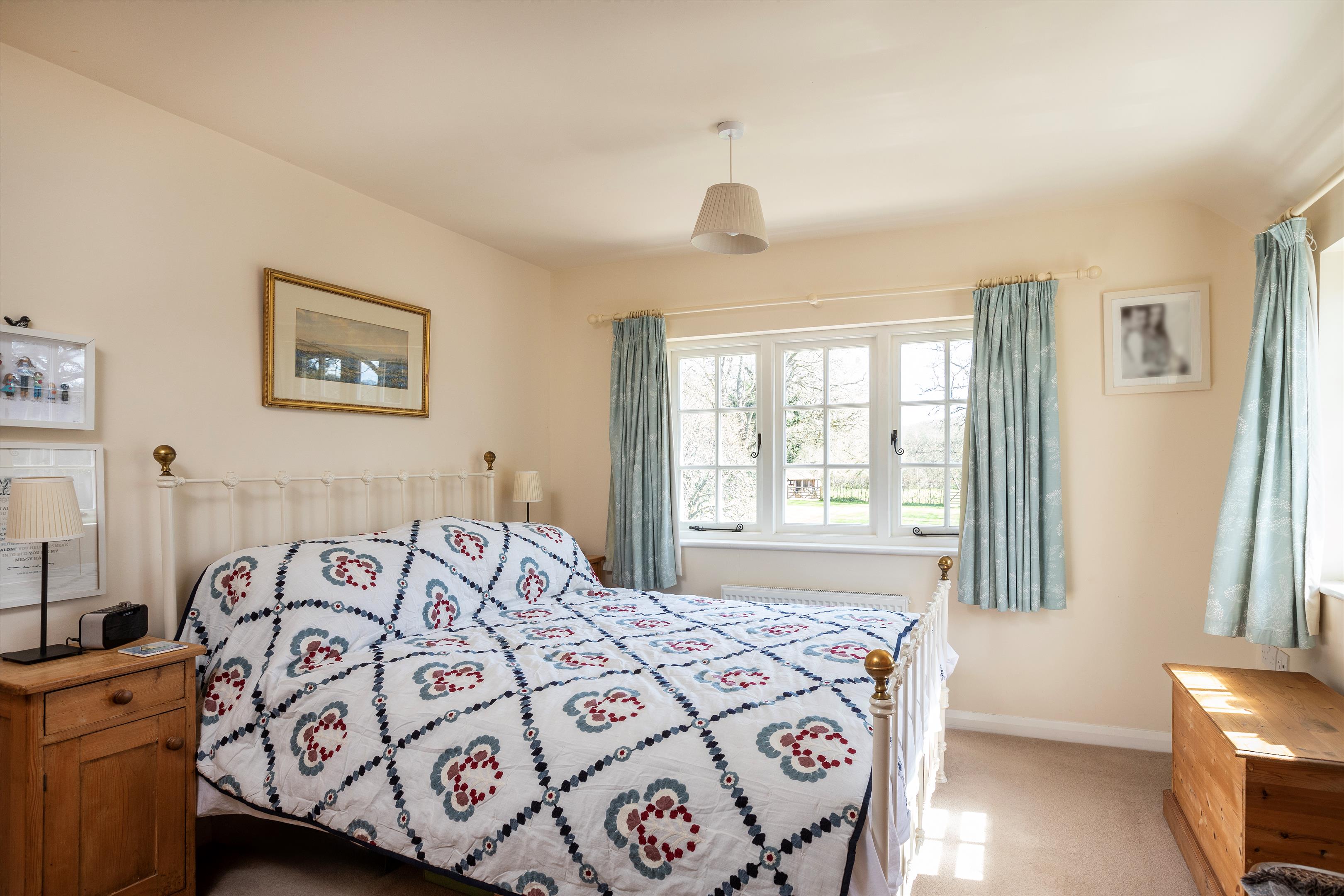 Knightons Lane, Dunsfold, Godalming, Surrey, GU8