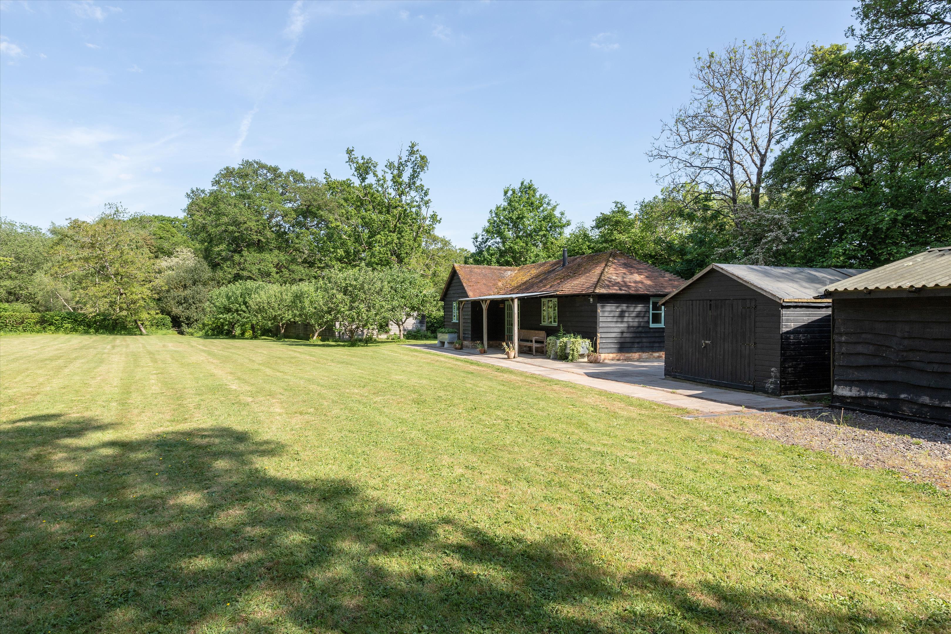 Knightons Lane, Dunsfold, Godalming, Surrey, GU8