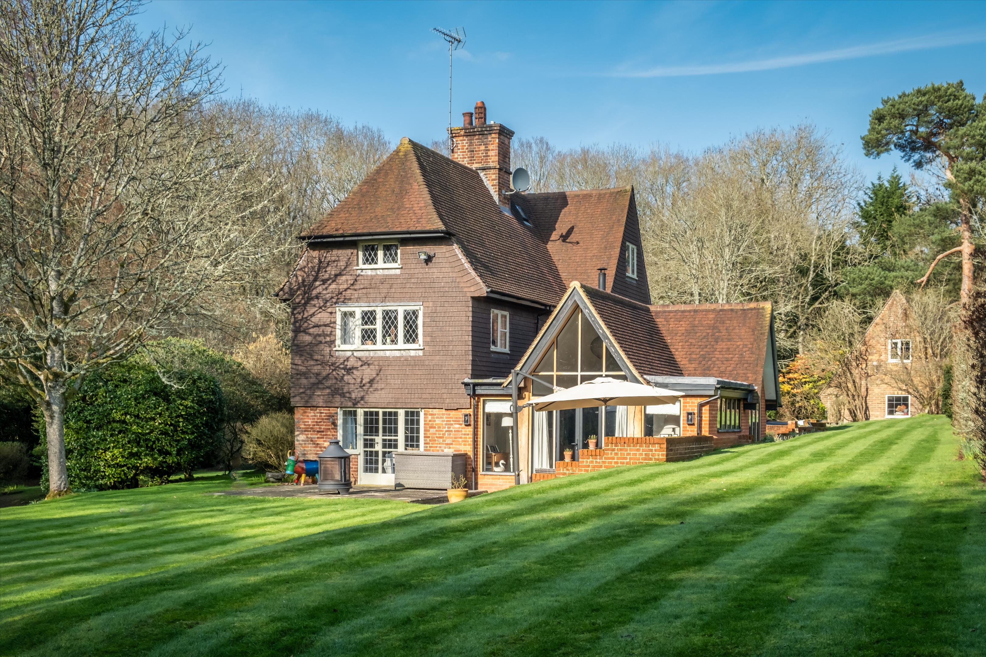 Smithwood Common, Cranleigh, Surrey, GU6 8QX.