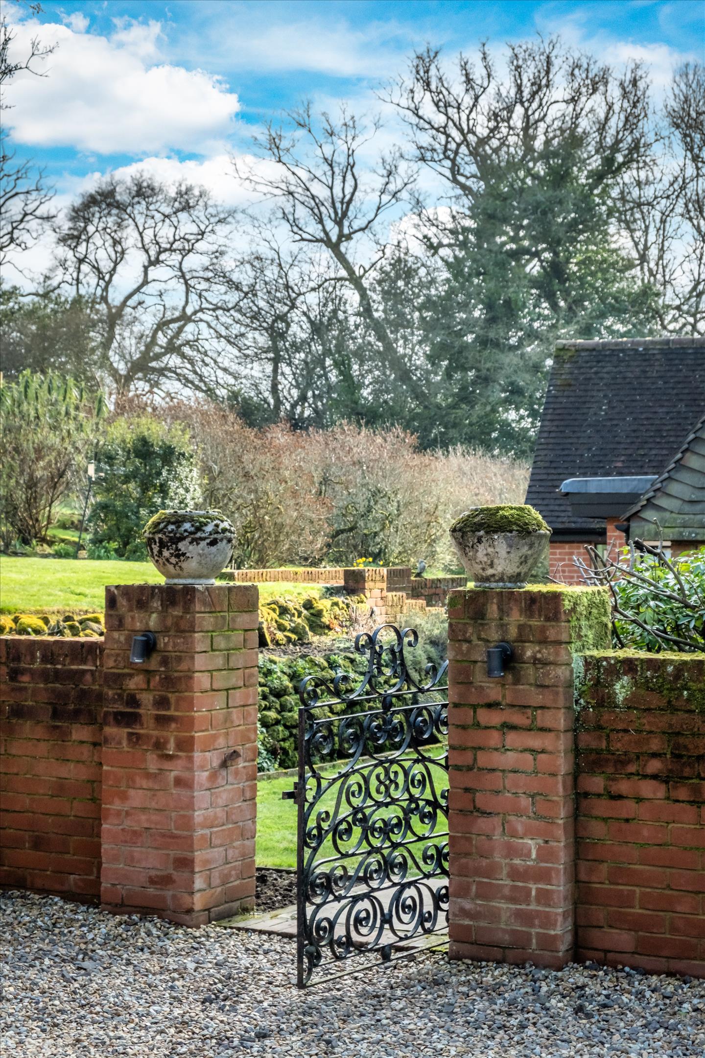 Smithwood Common, Cranleigh, Surrey, GU6 8QX.