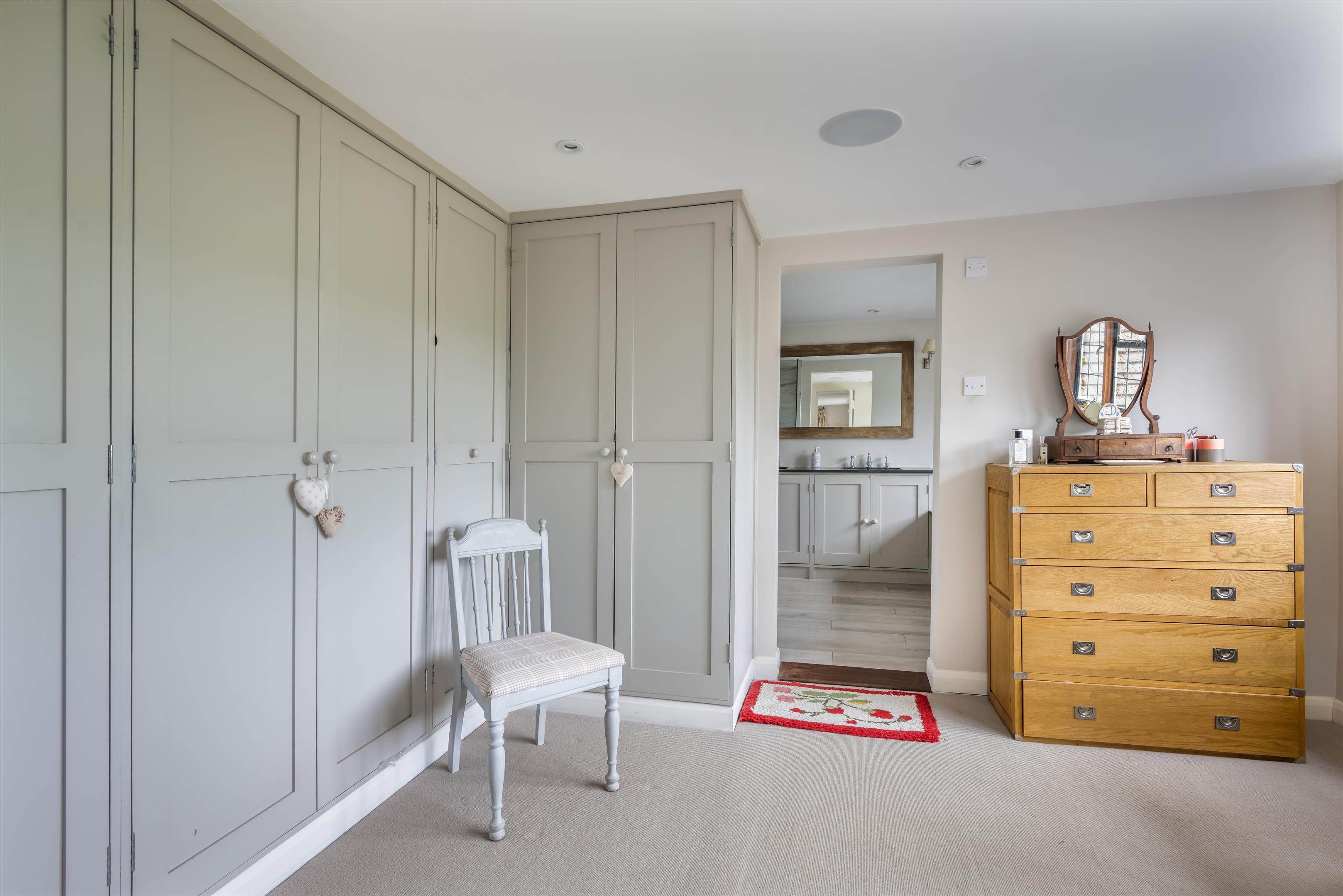 Smithwood Common, Cranleigh, Surrey, GU6 8QX.