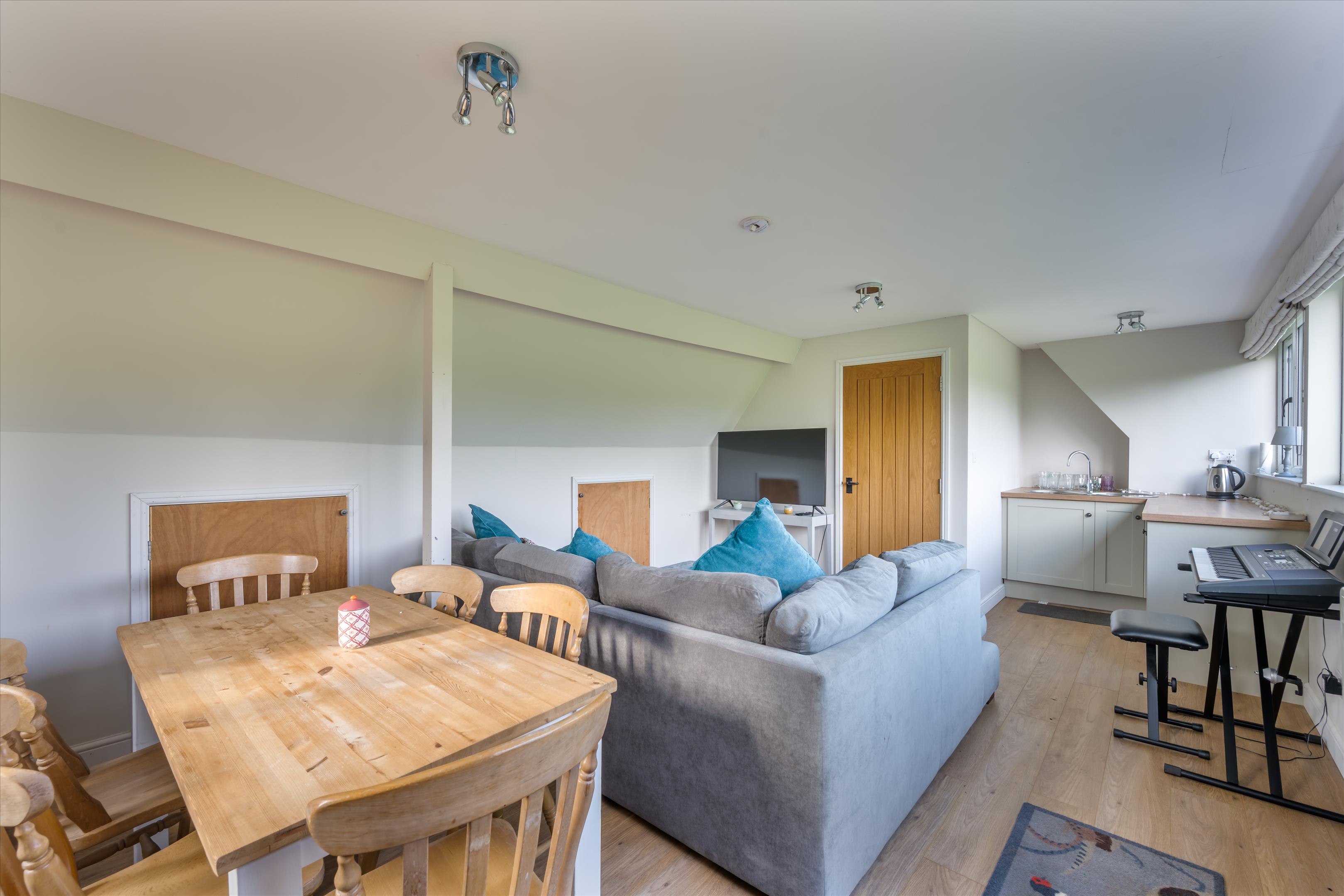 Smithwood Common, Cranleigh, Surrey, GU6 8QX.
