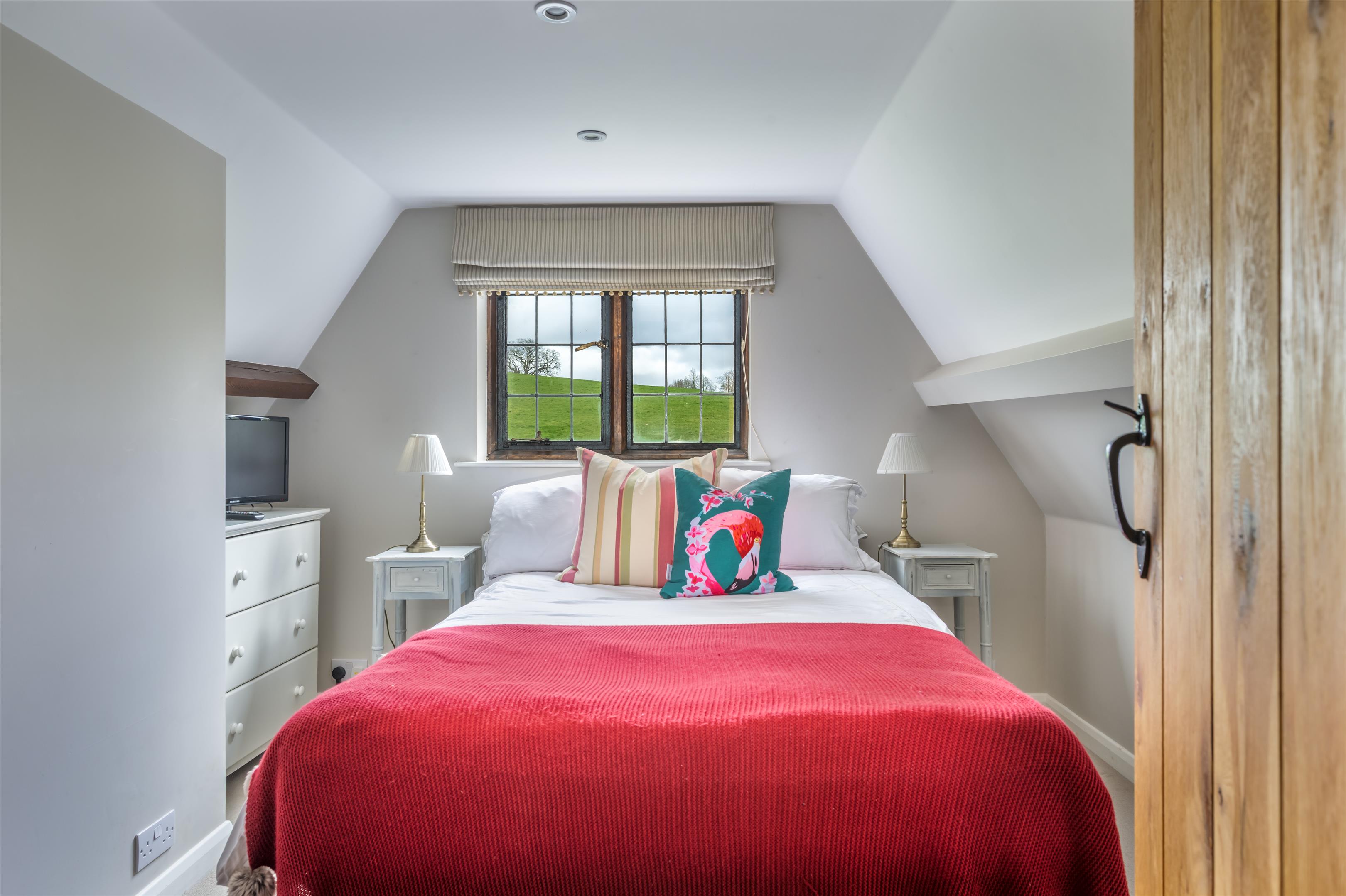 Smithwood Common, Cranleigh, Surrey, GU6 8QX.