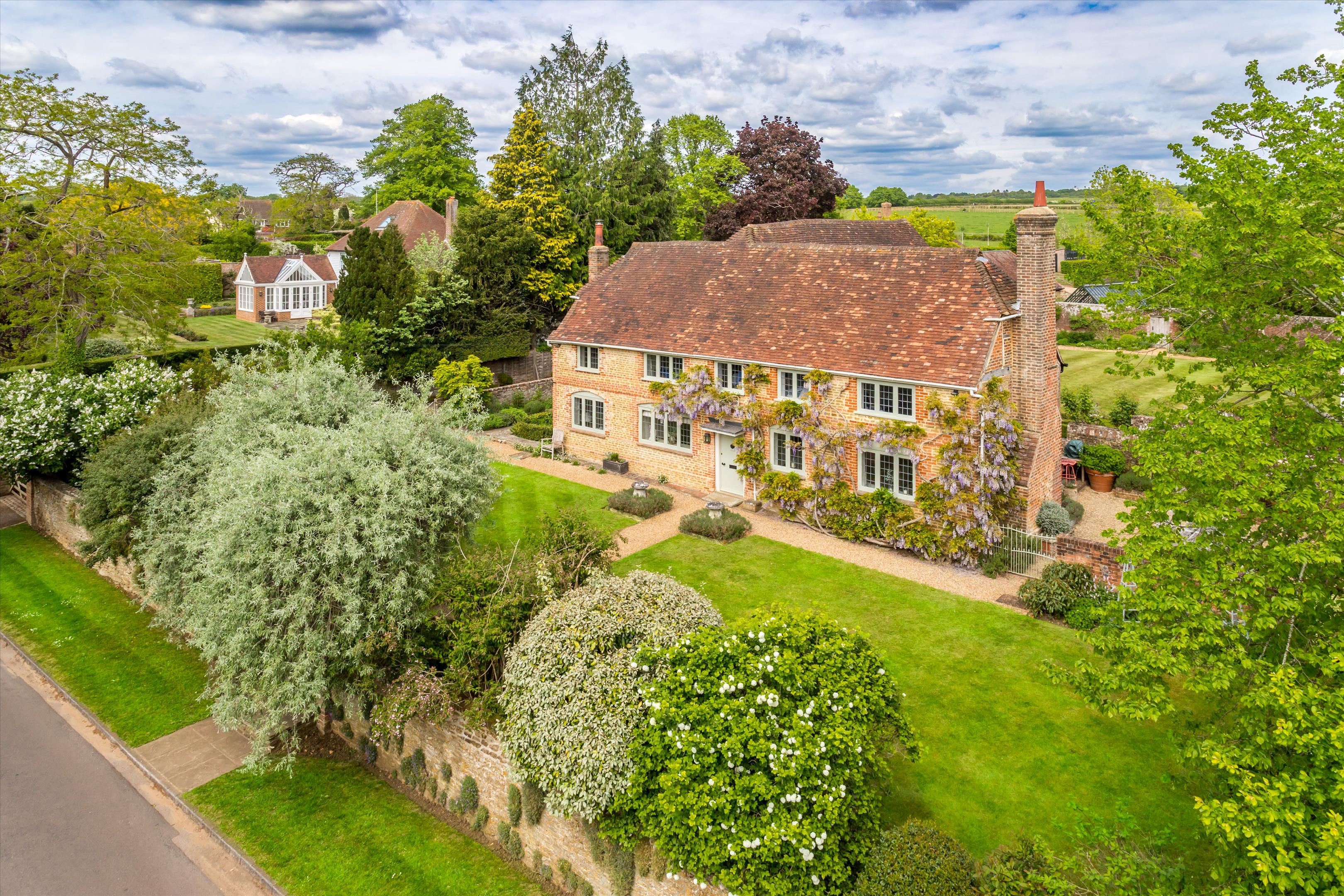 The Street, Shackleford, Godalming, Surrey, GU8