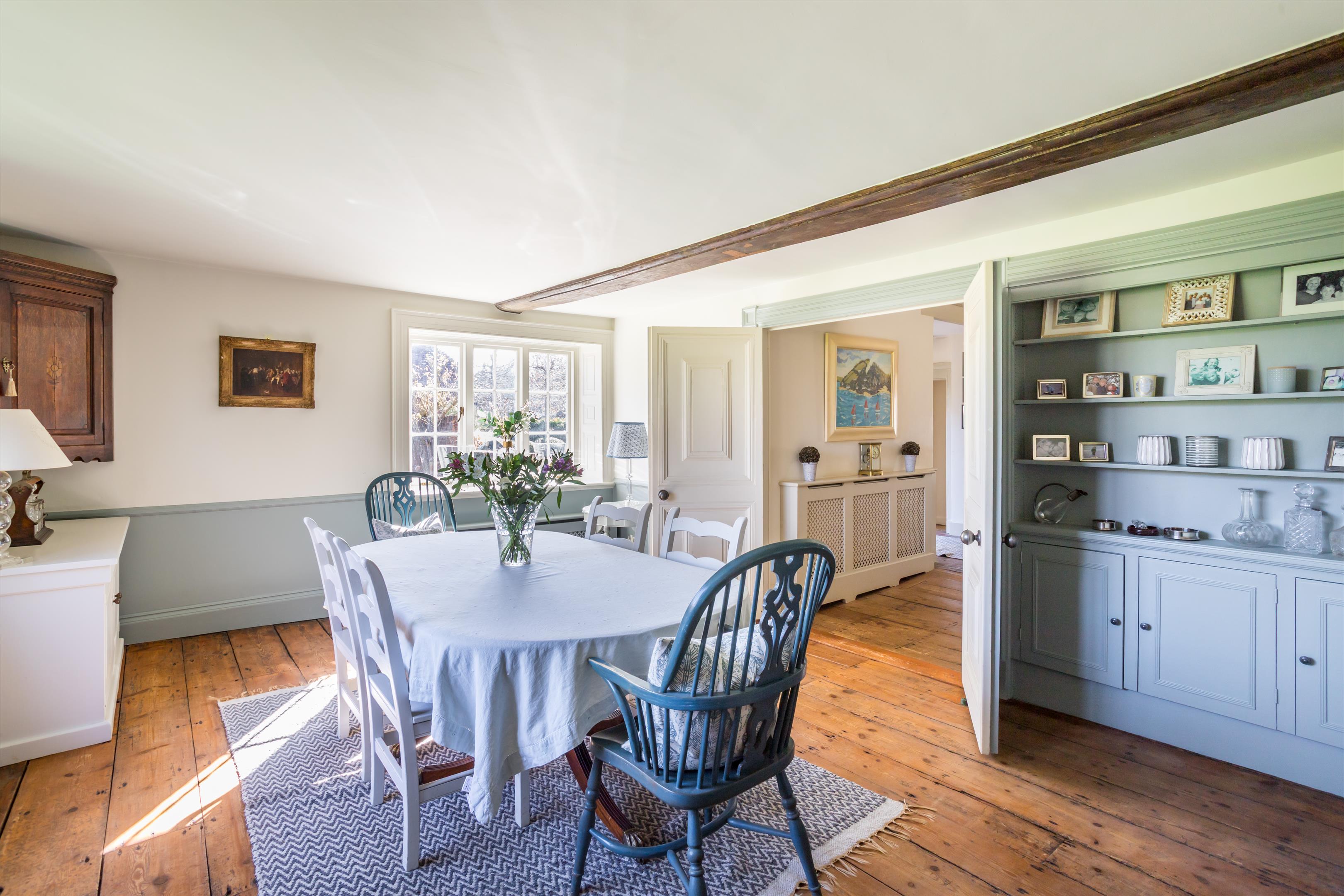 The Street, Shackleford, Godalming, Surrey, GU8