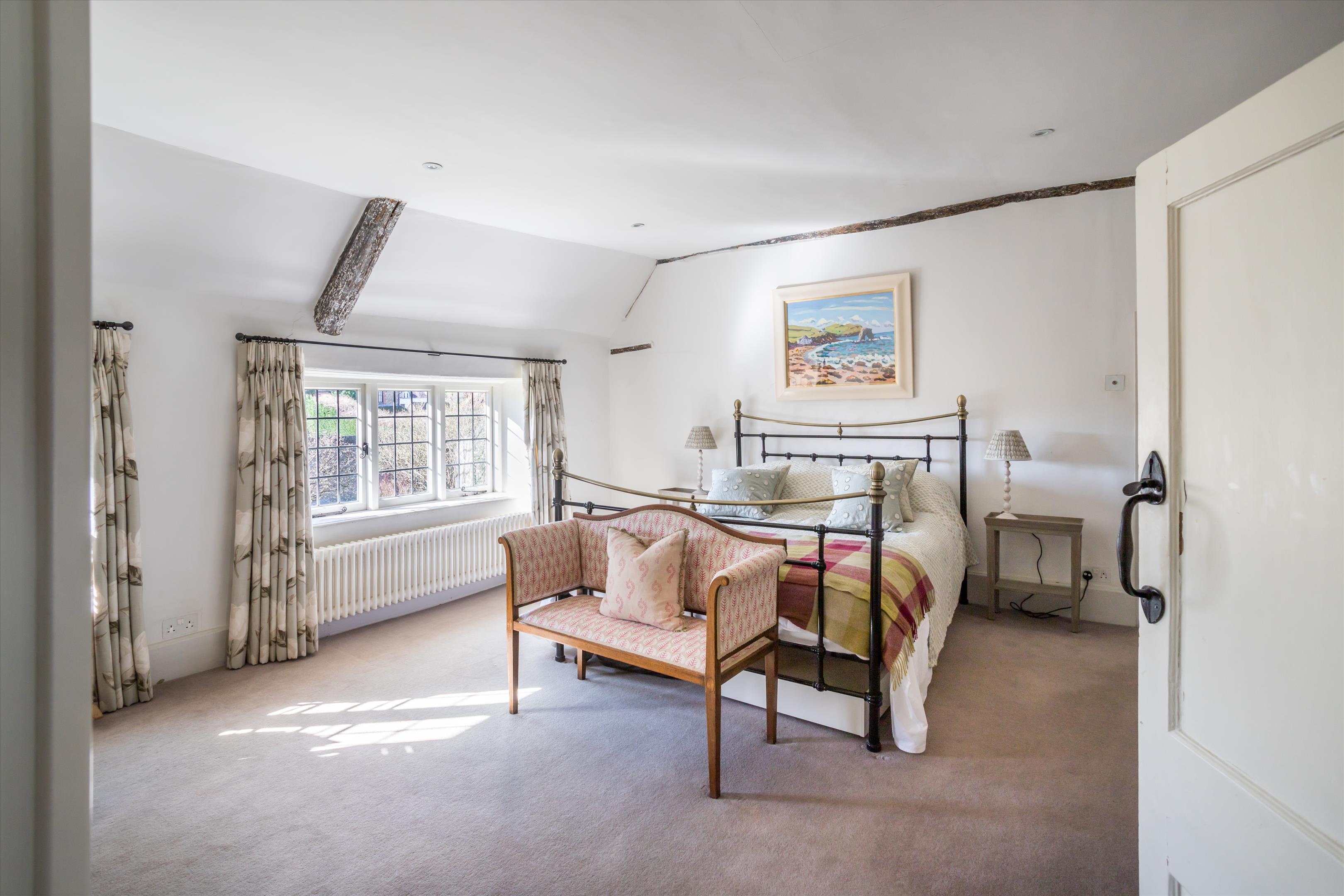 The Street, Shackleford, Godalming, Surrey, GU8