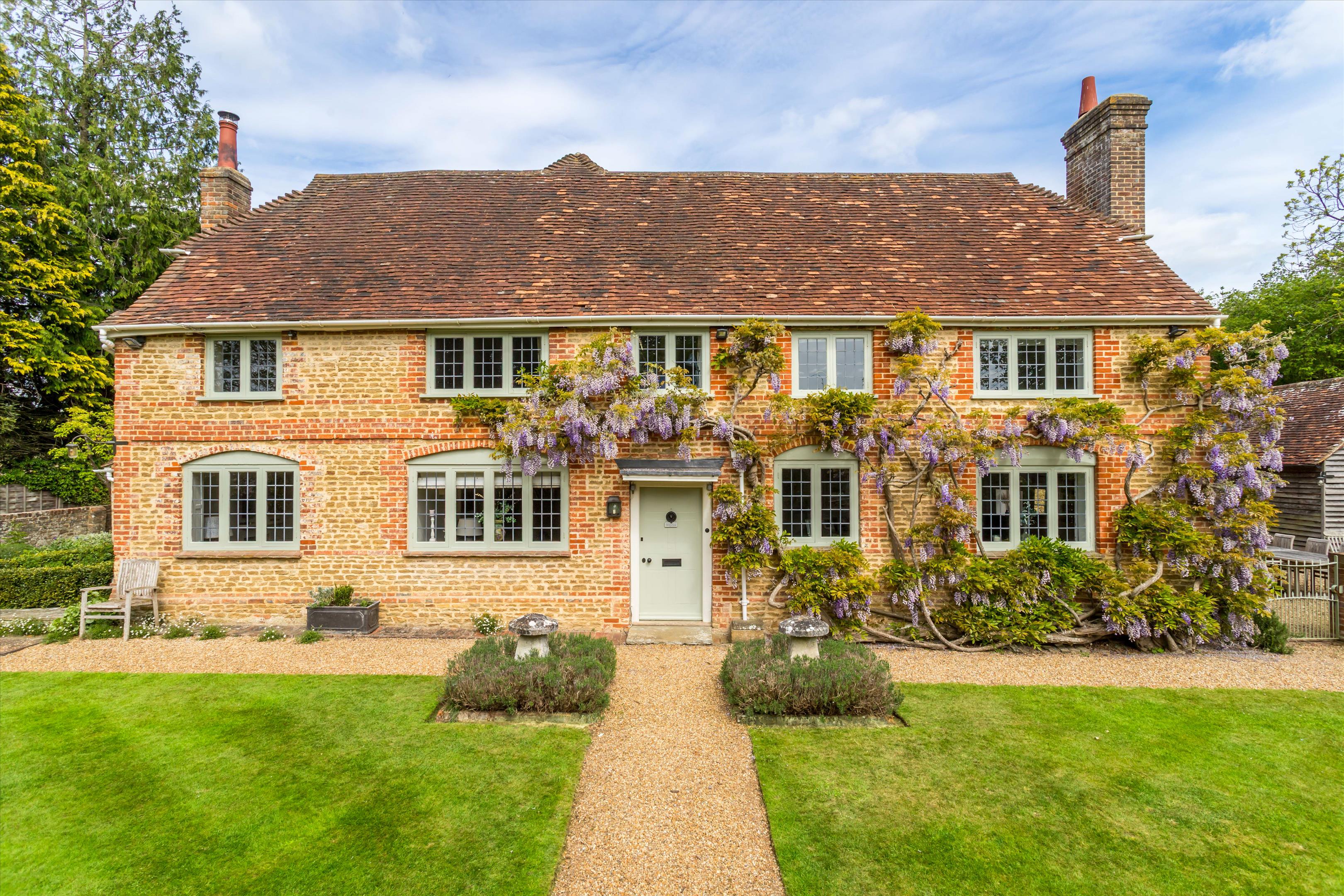 The Street, Shackleford, Godalming, Surrey, GU8