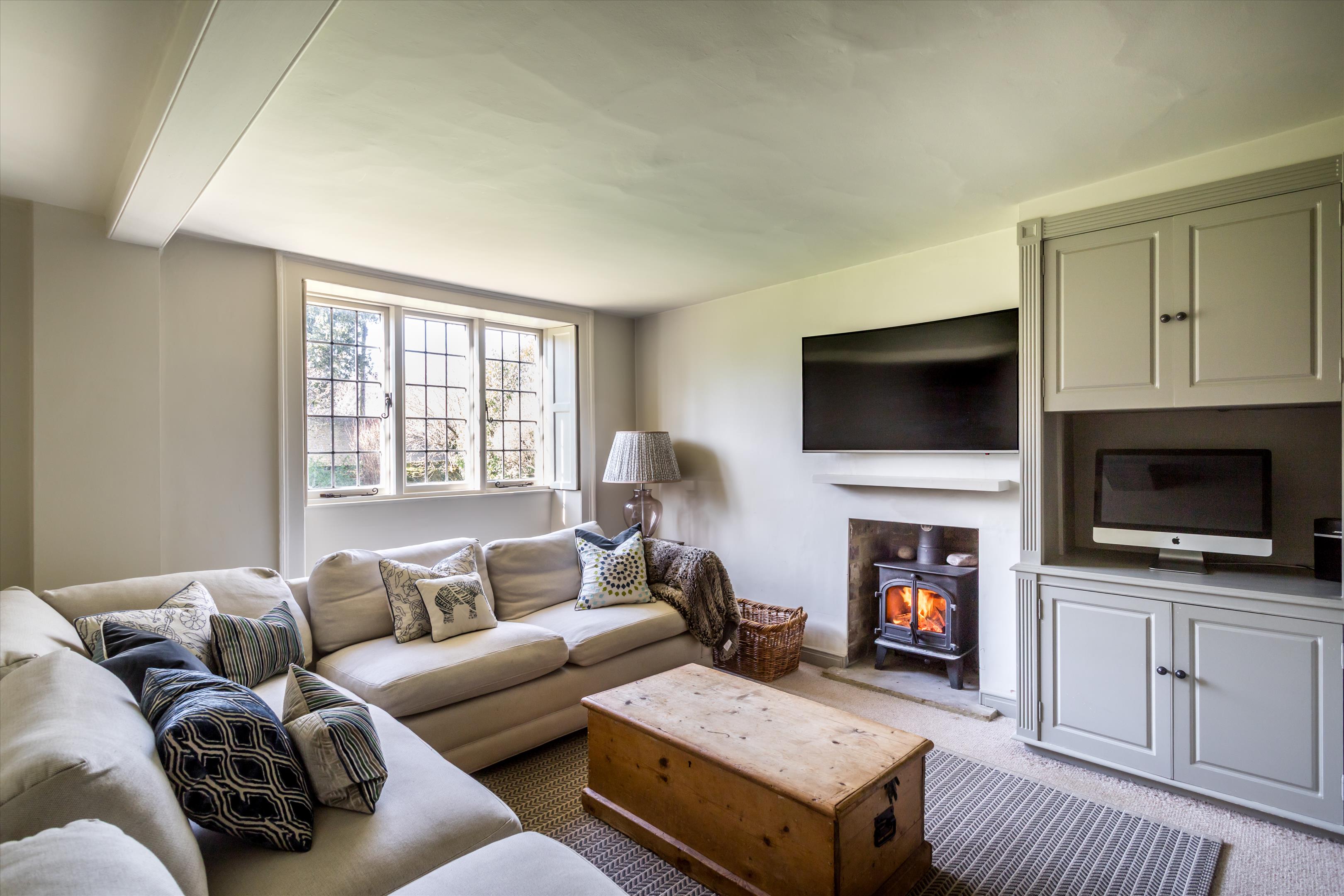 The Street, Shackleford, Godalming, Surrey, GU8