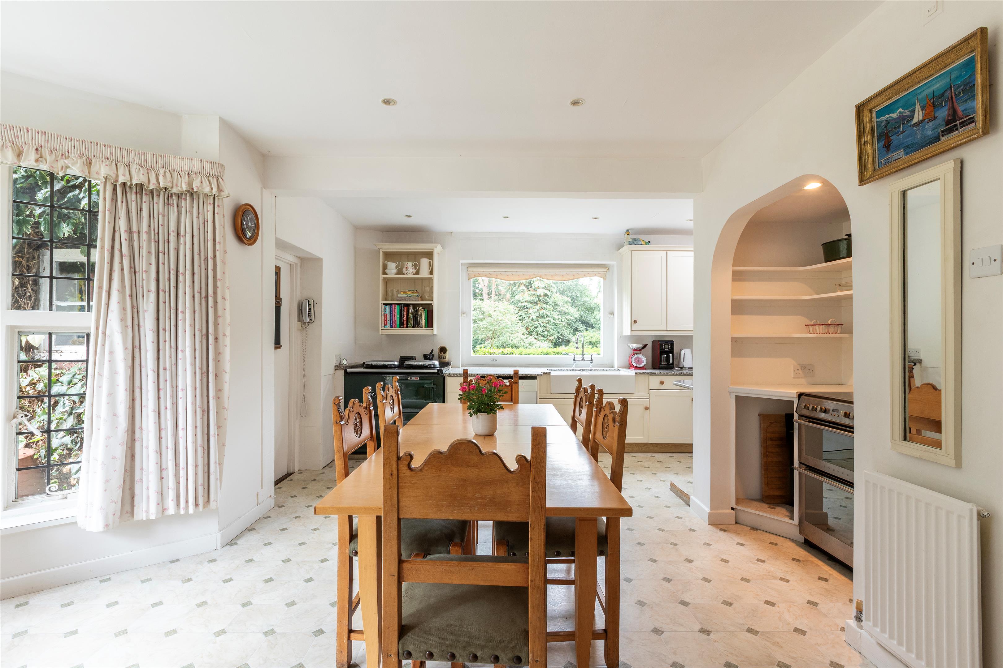 Seale Road, Elstead, Godalming, Surrey, GU8