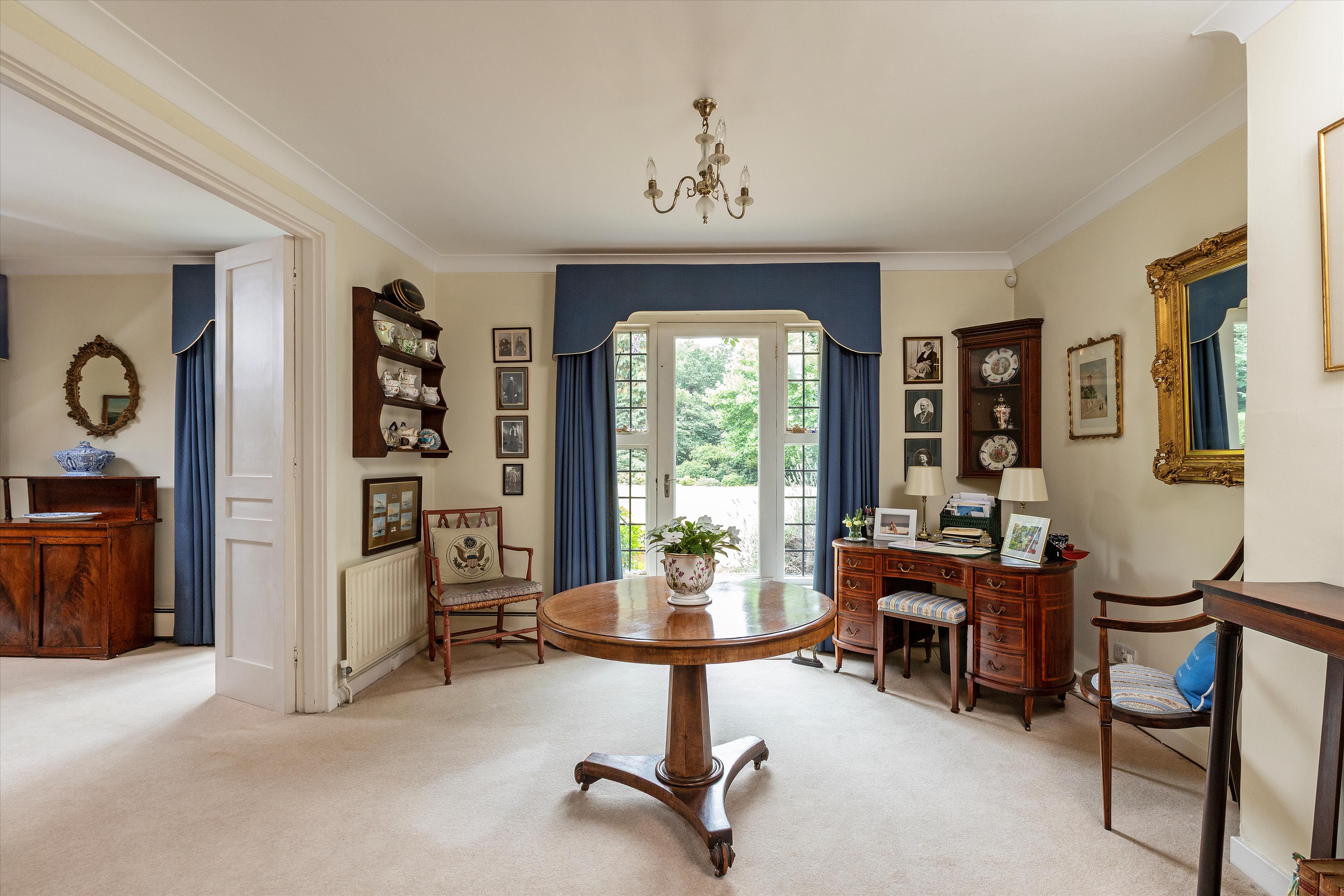 Seale Road, Elstead, Godalming, Surrey, GU8