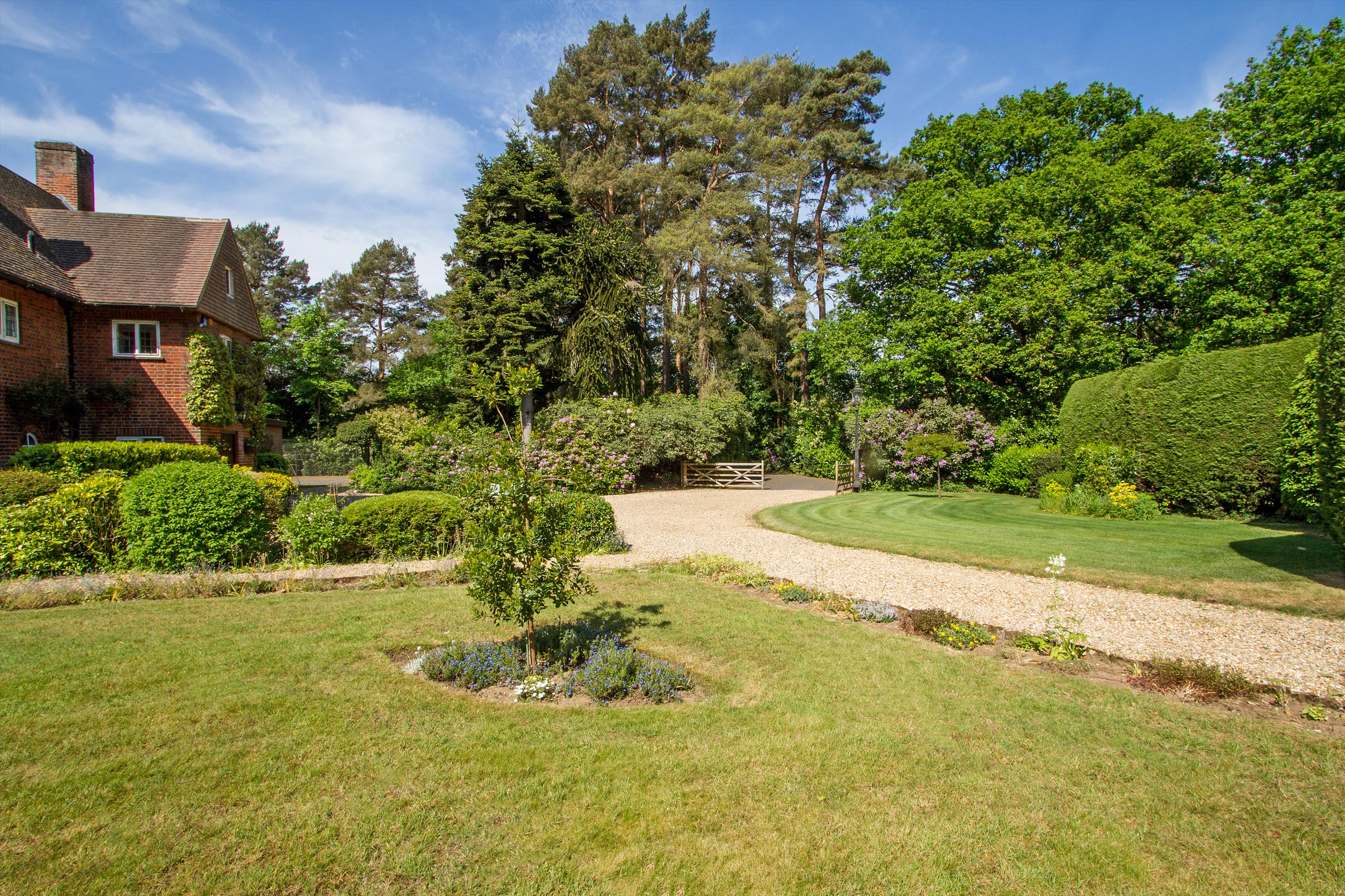 Seale Road, Elstead, Godalming, Surrey, GU8