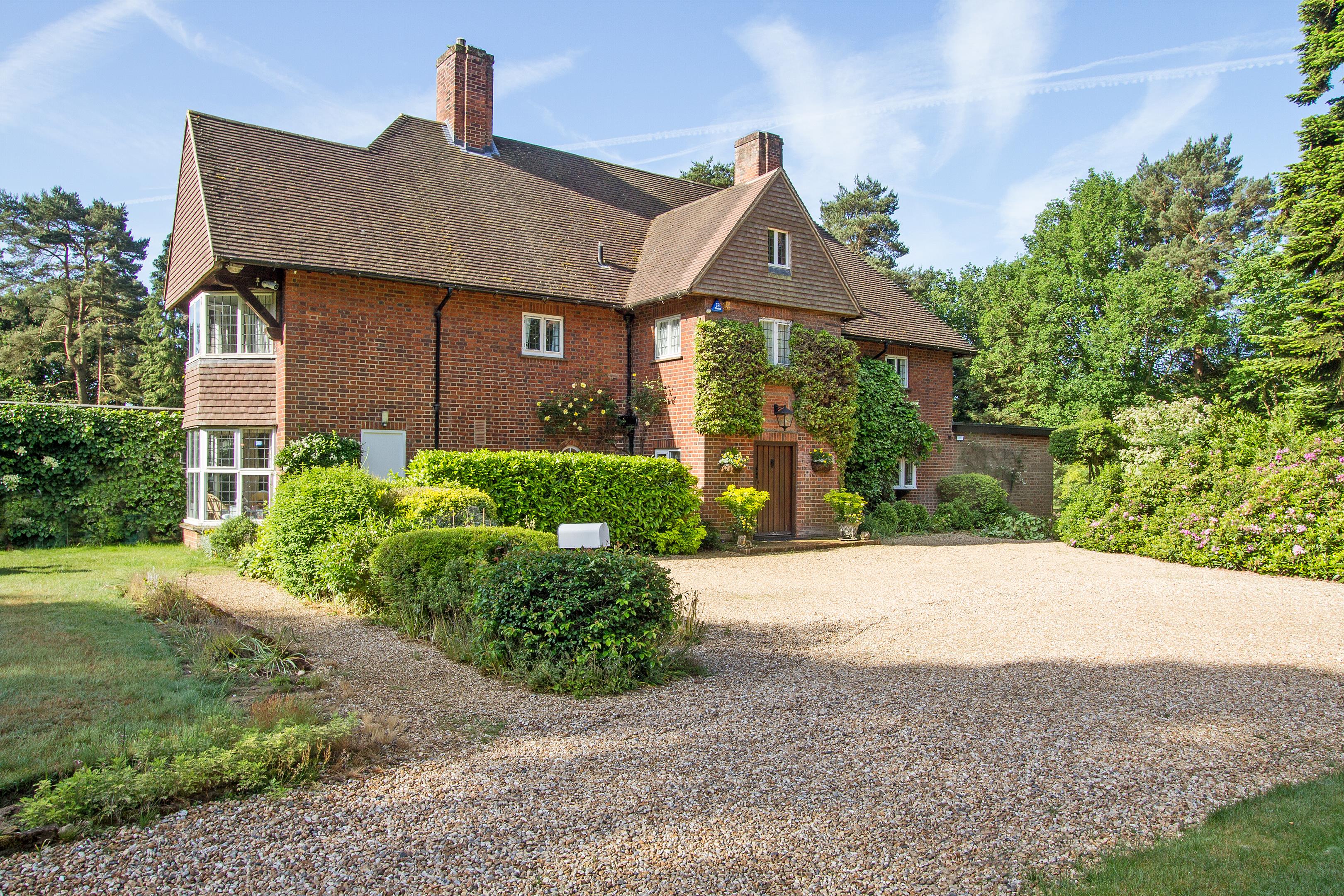 Seale Road, Elstead, Godalming, Surrey, GU8