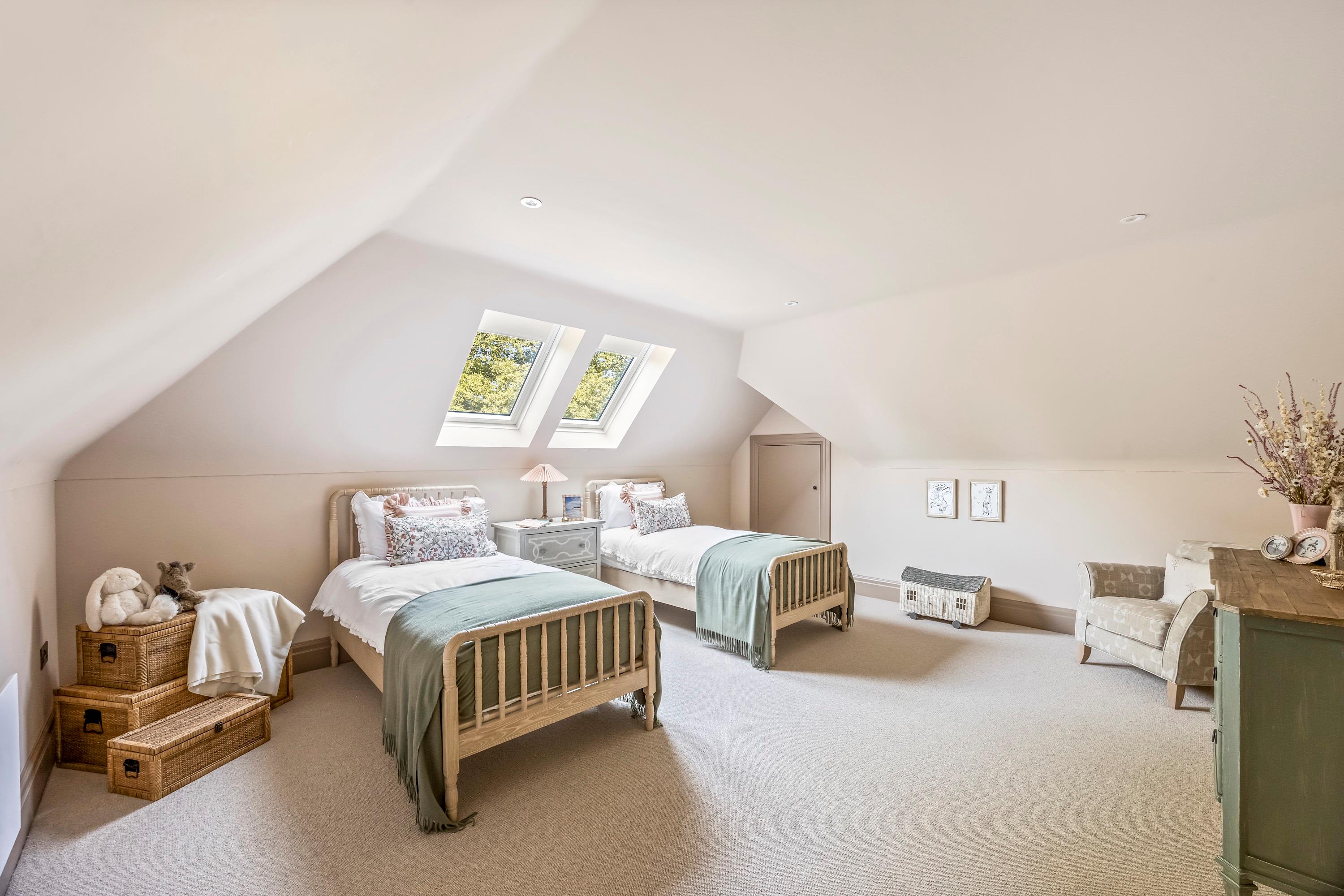Peyton Place, Finchampstead, RG40