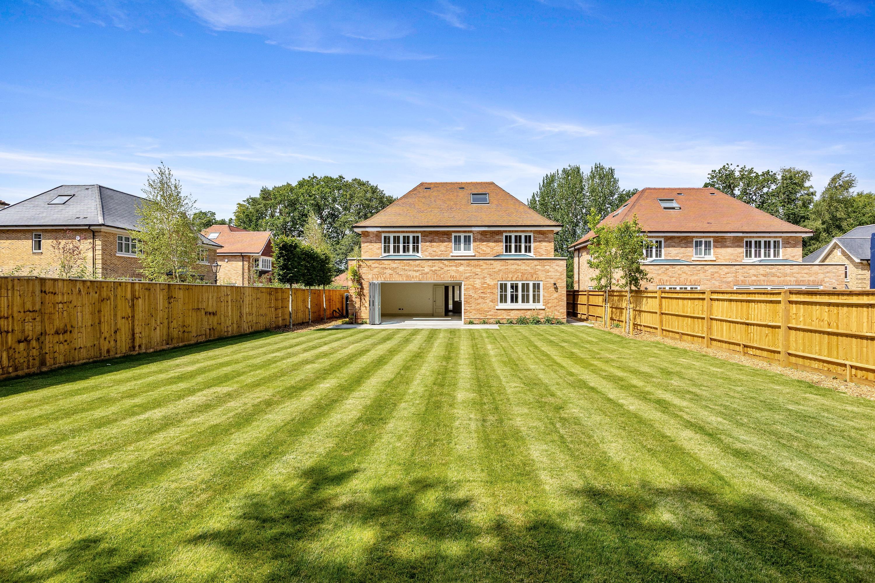 Peyton Place, Finchampstead, RG40
