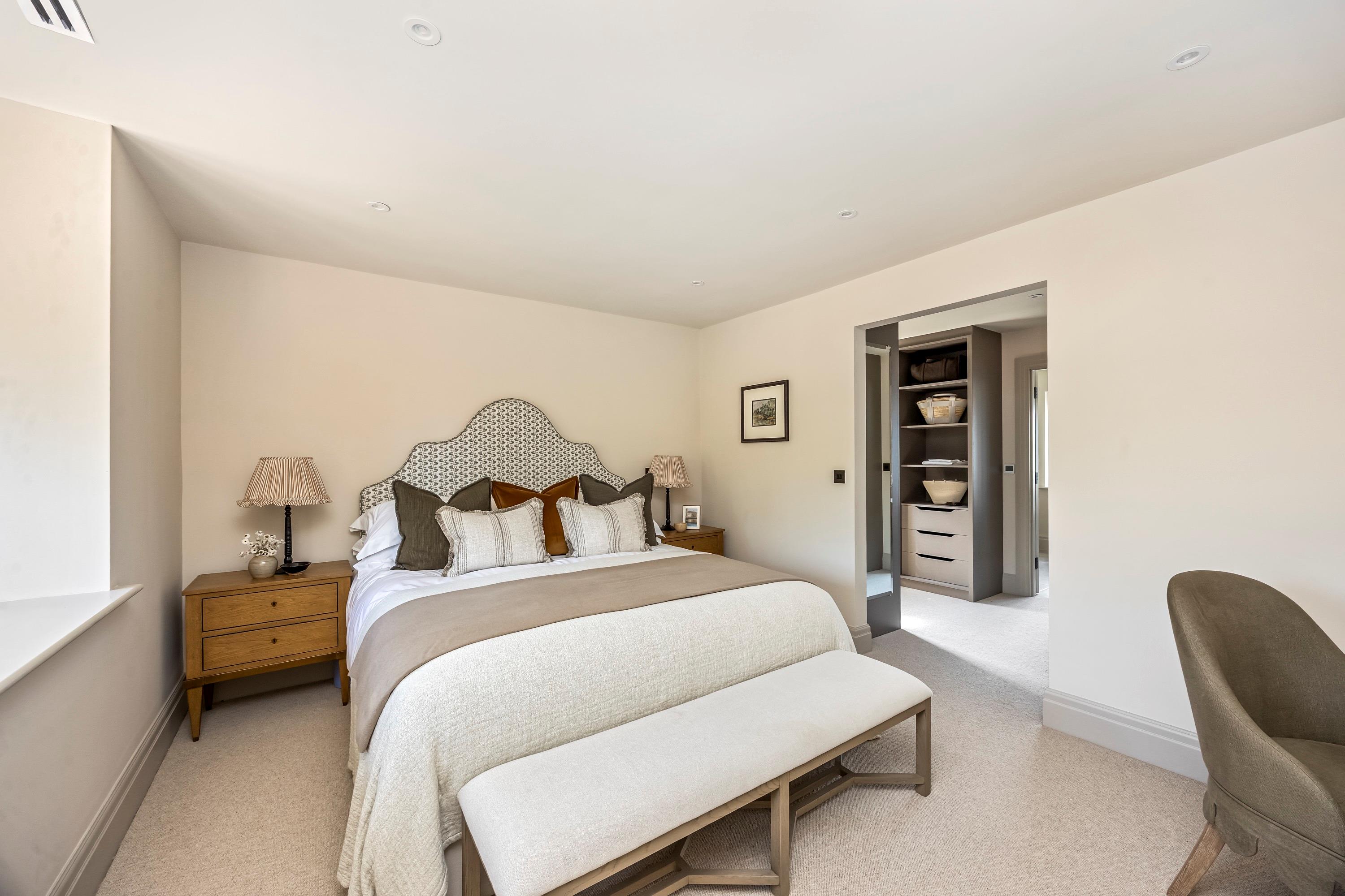 Peyton Place, Finchampstead, RG40