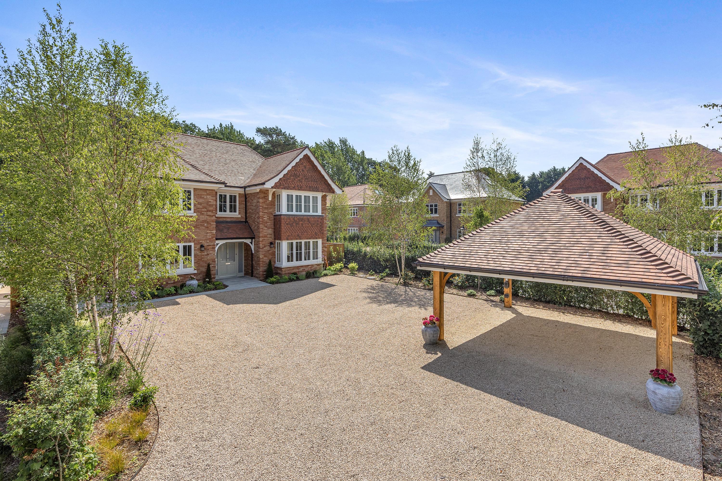 Peyton Place, Finchampstead, RG40