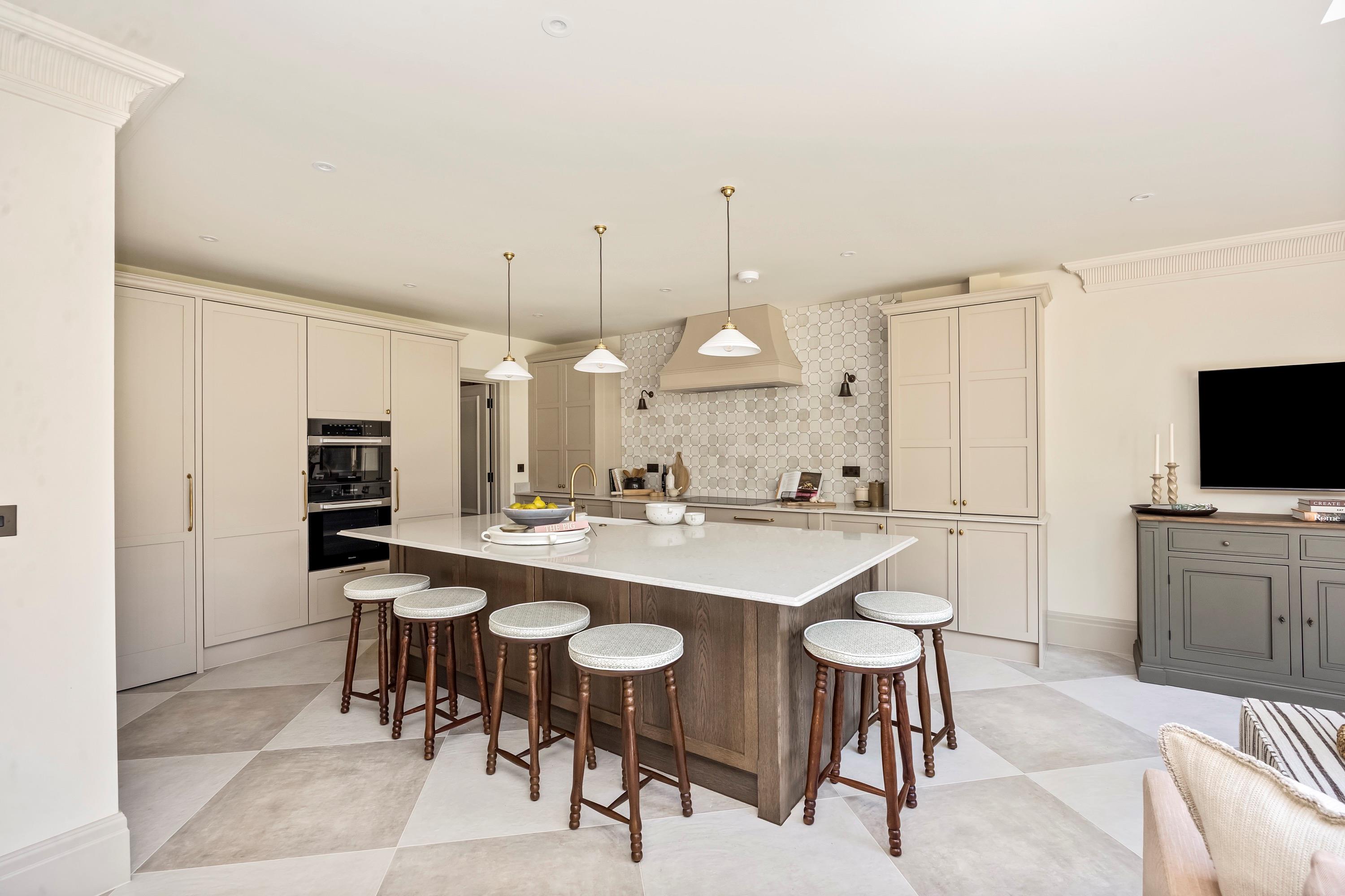Peyton Place, Finchampstead, RG40