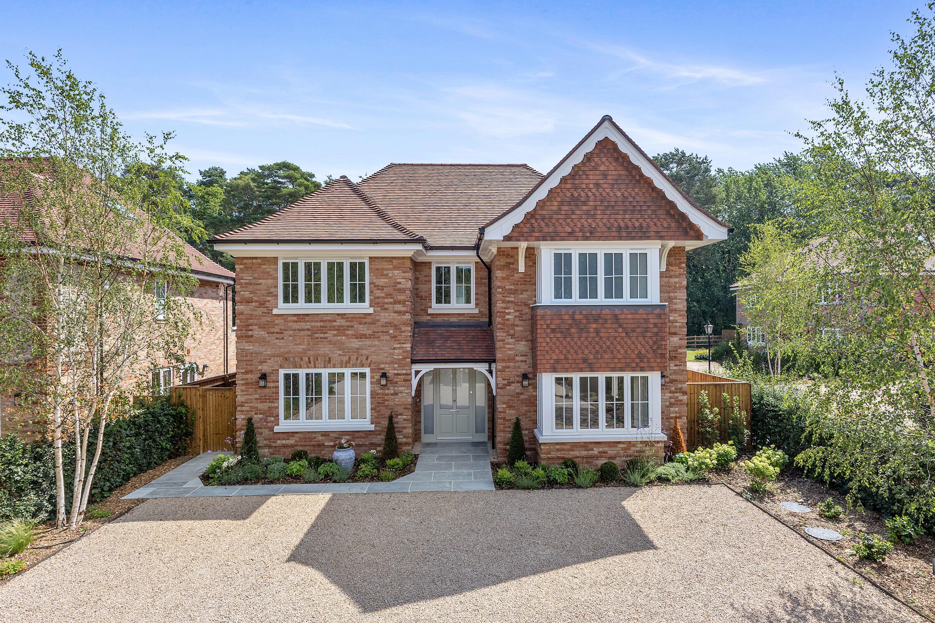 Peyton Place, Finchampstead, RG40
