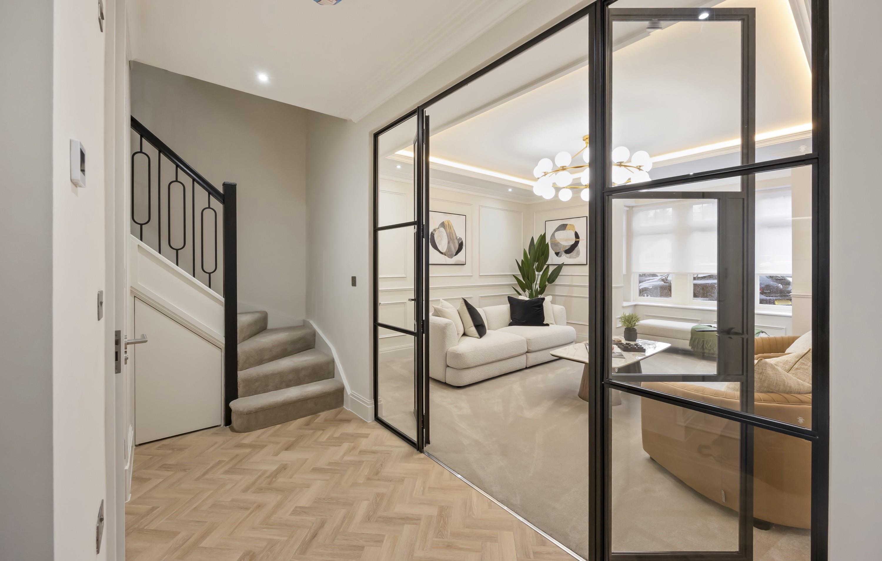 Ronmar, Leatherhead Road, Oxshott, KT22
