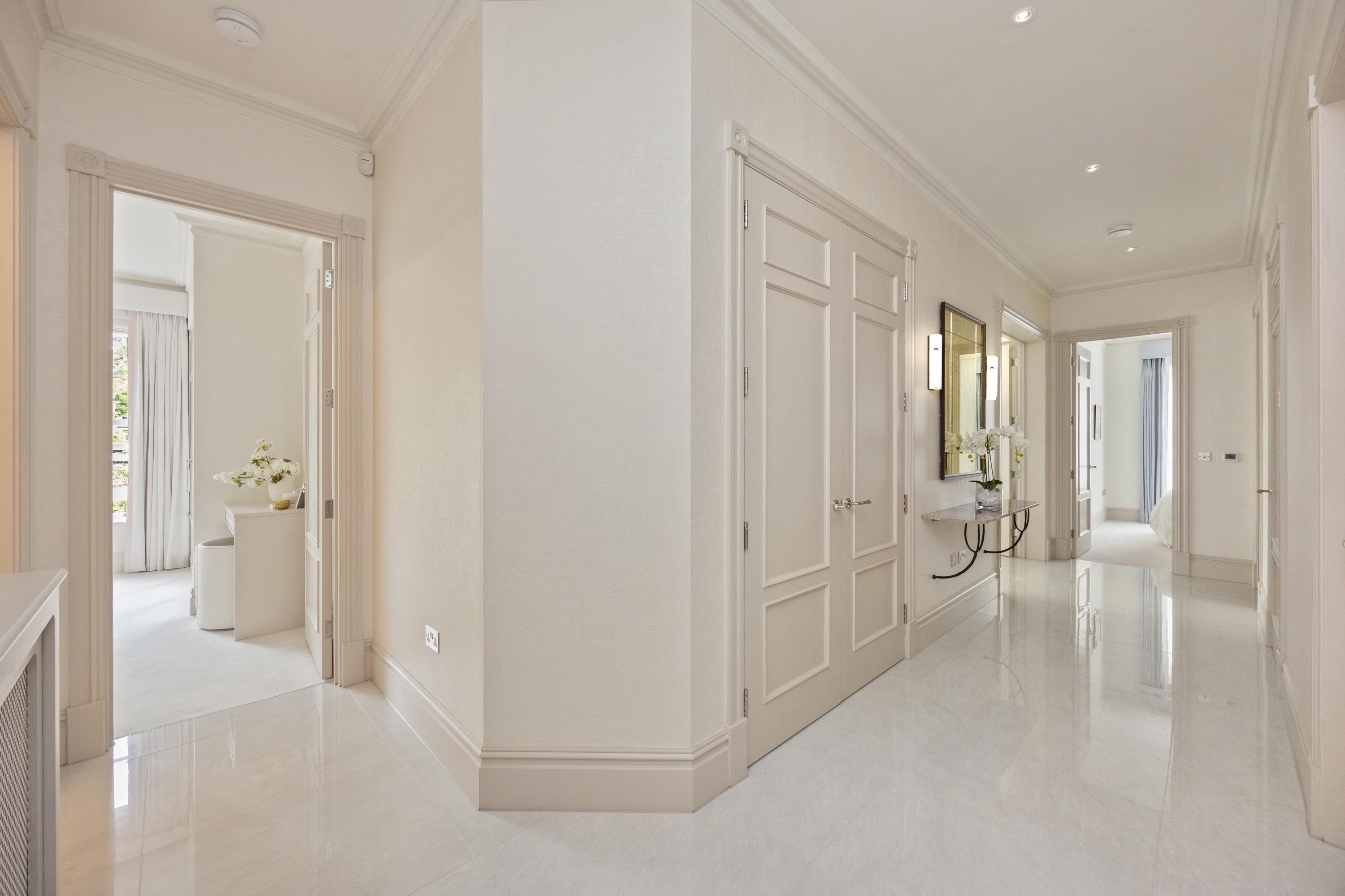 Cholbury Place, London Road, Ascot SL5.