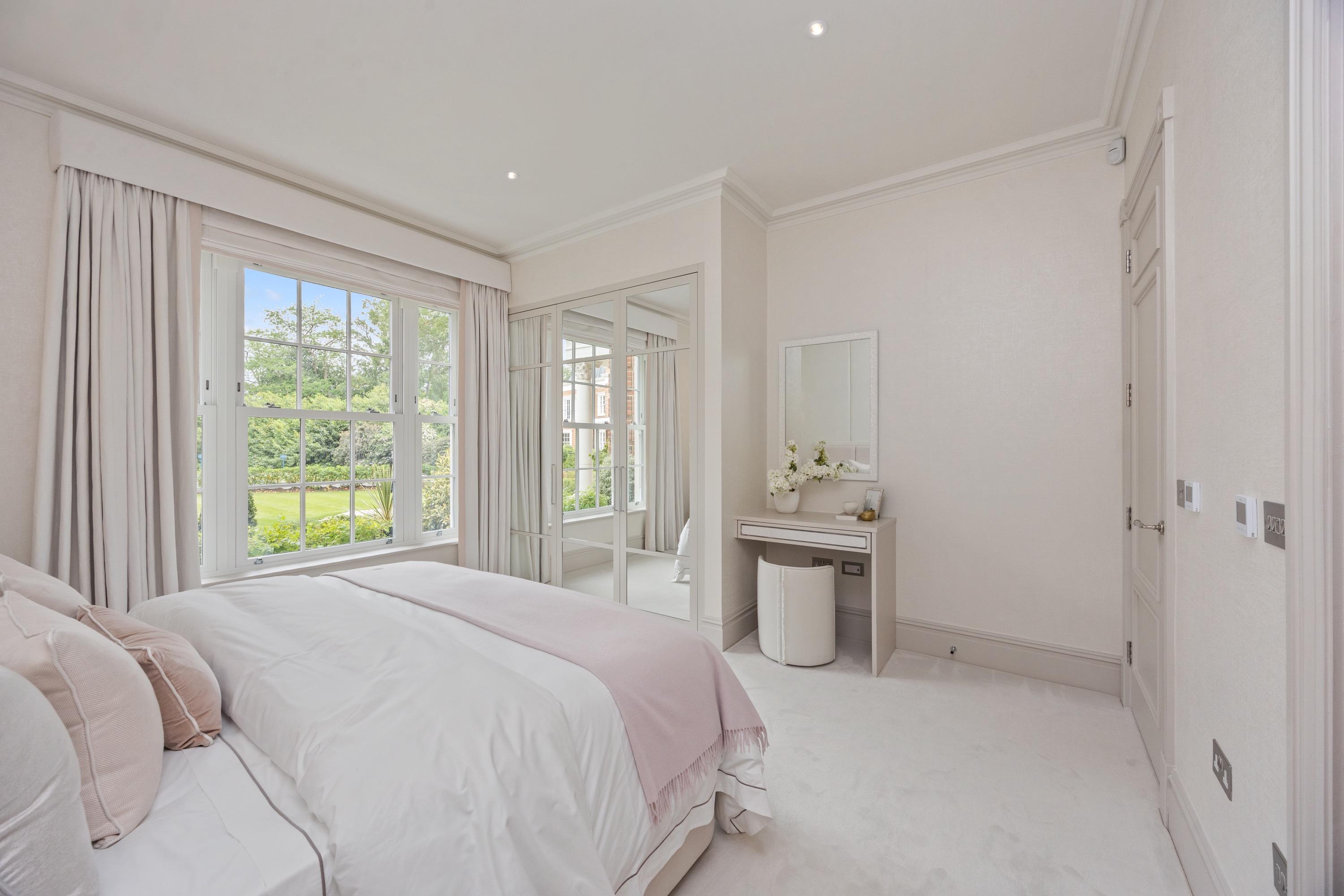 Cholbury Place, London Road, Ascot SL5.
