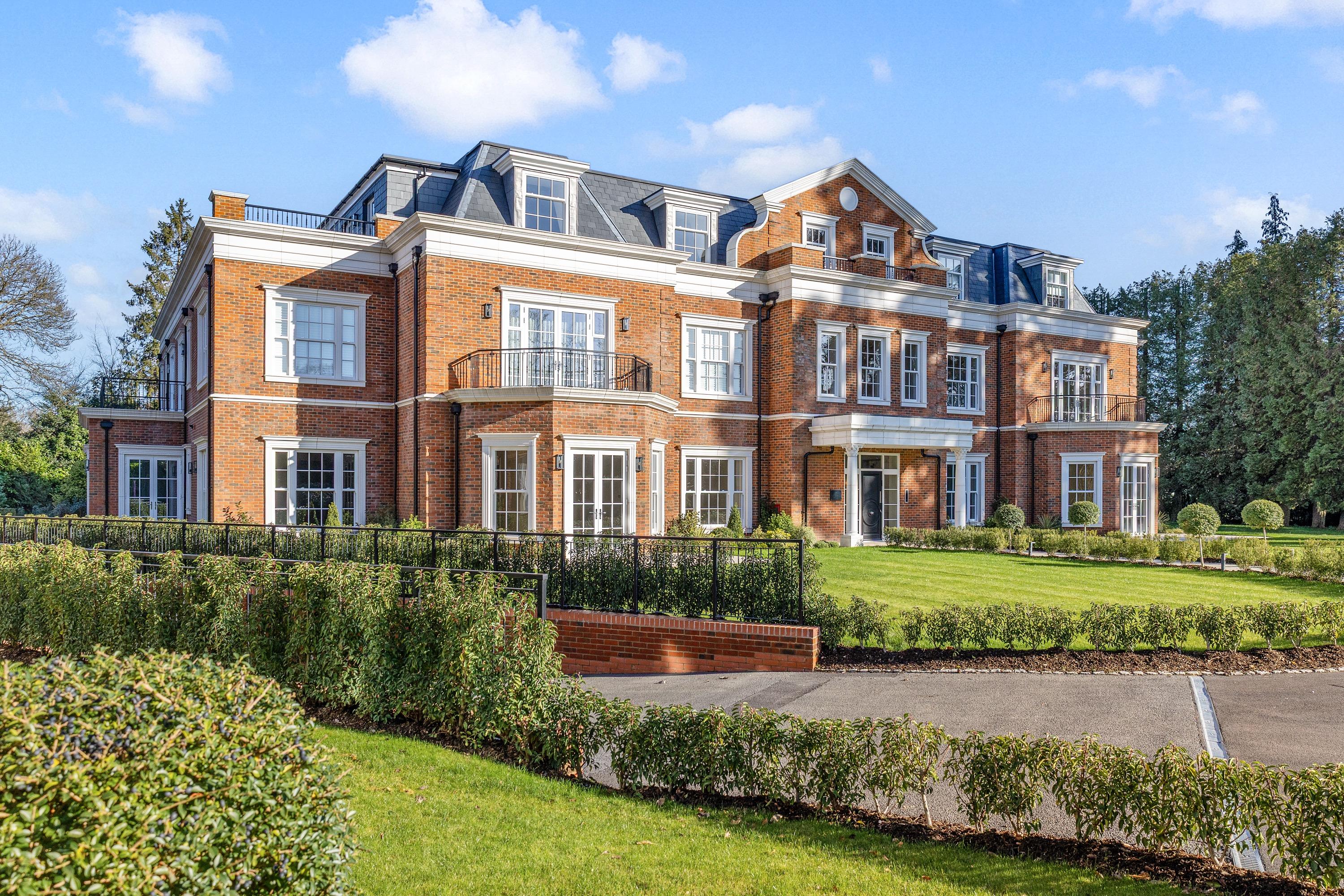 Cholbury Place, London Road, Ascot SL5.
