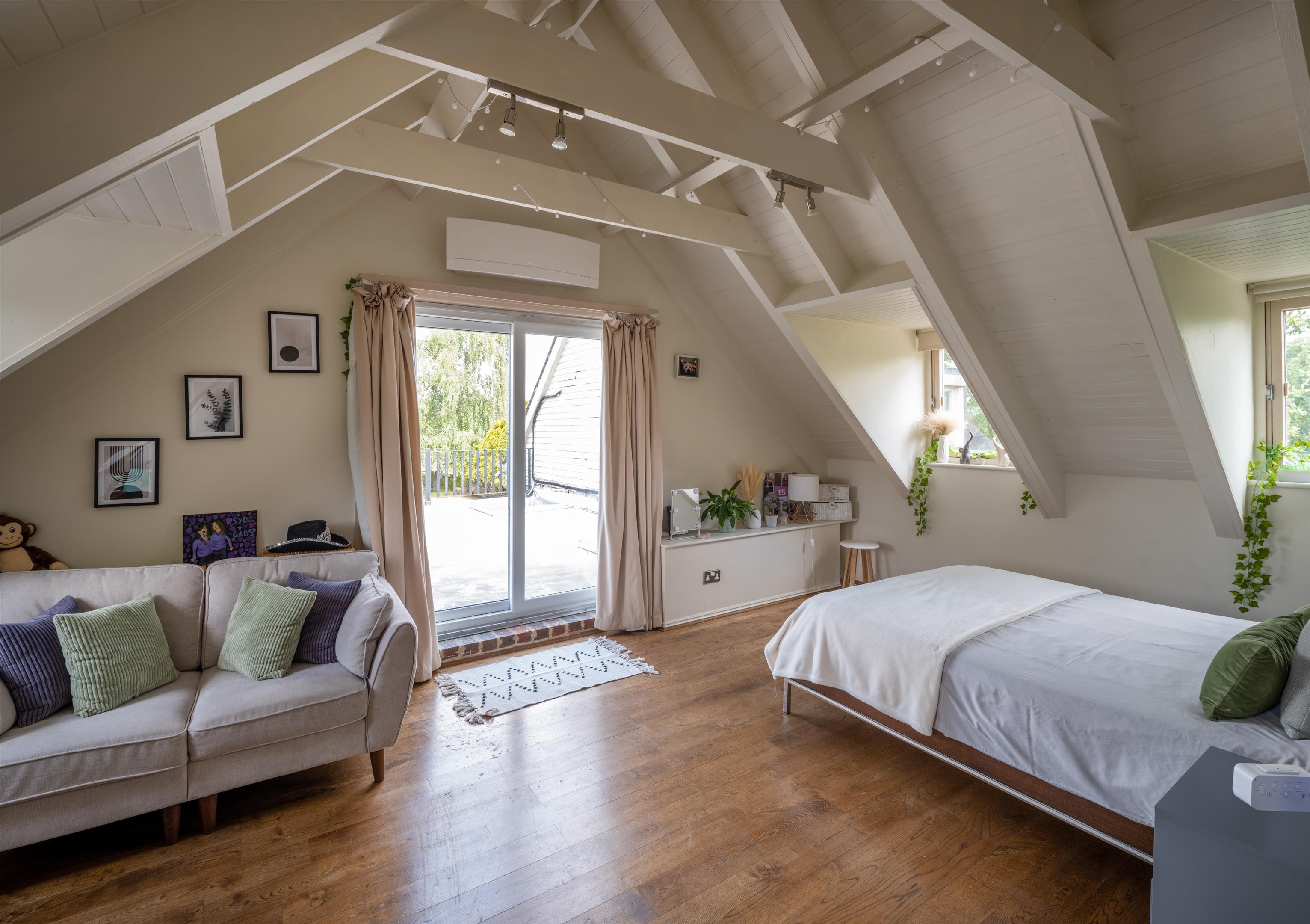 Burtonhole Lane, London, NW7