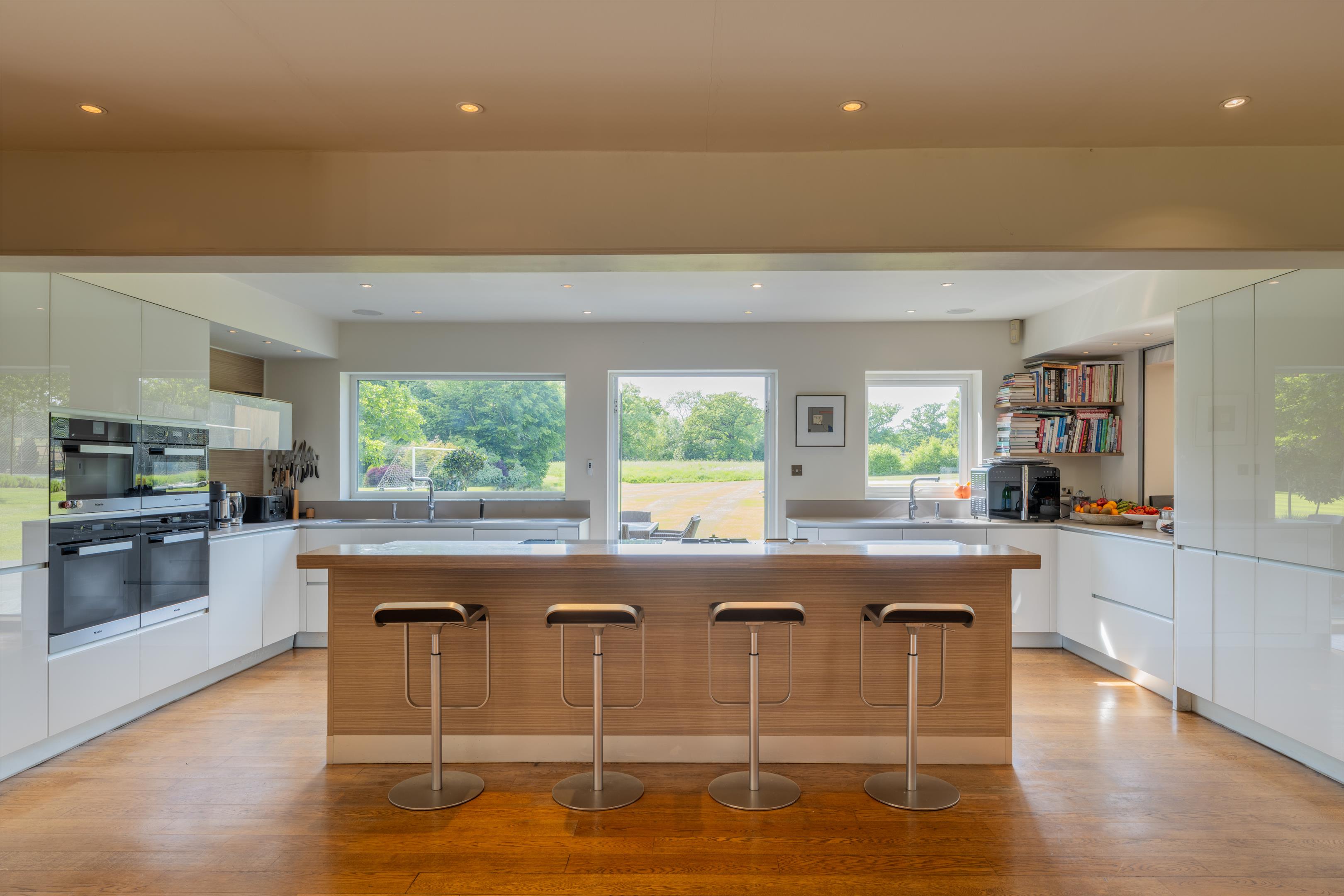 Burtonhole Lane, London, NW7