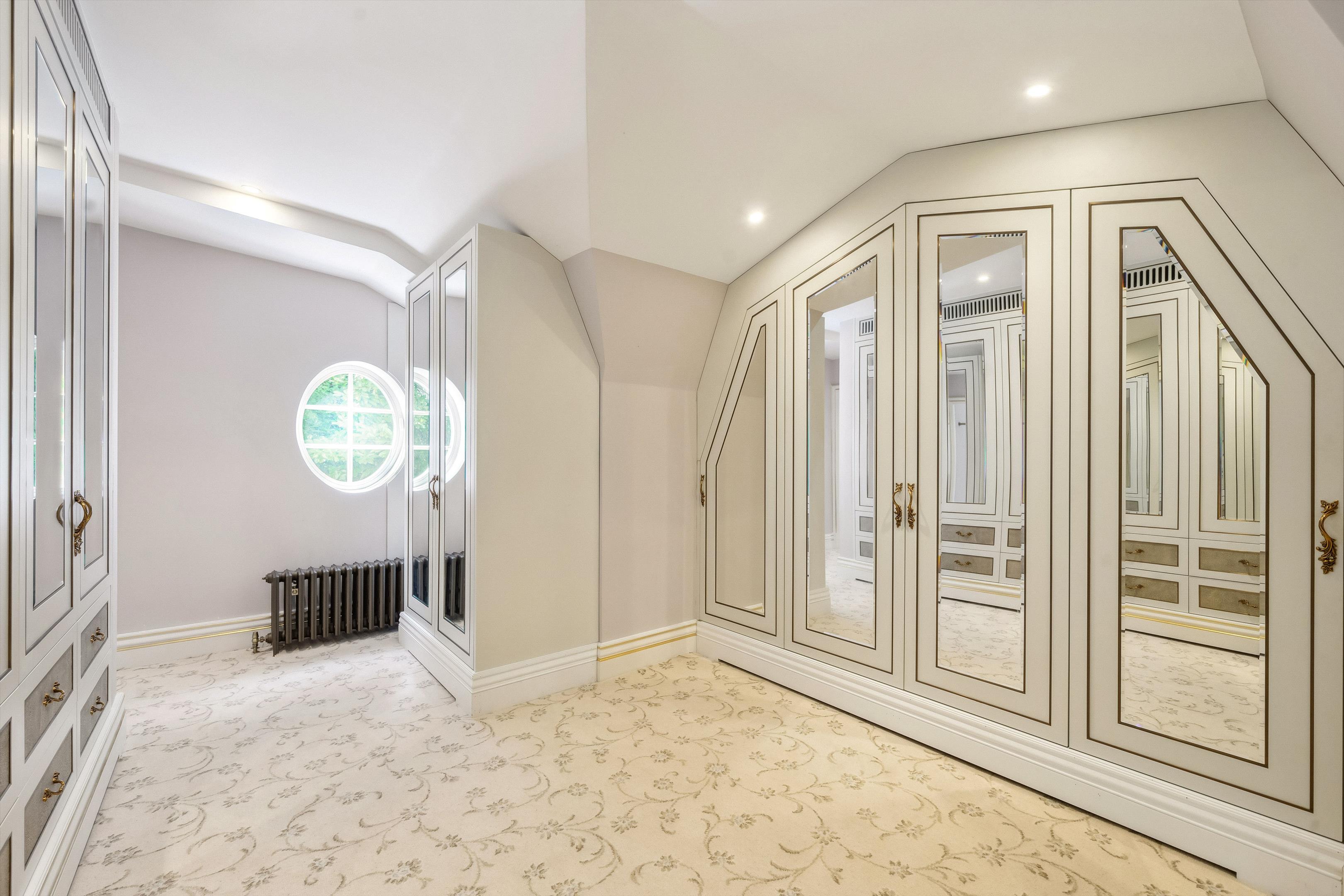The Bishops Avenue, London, N2