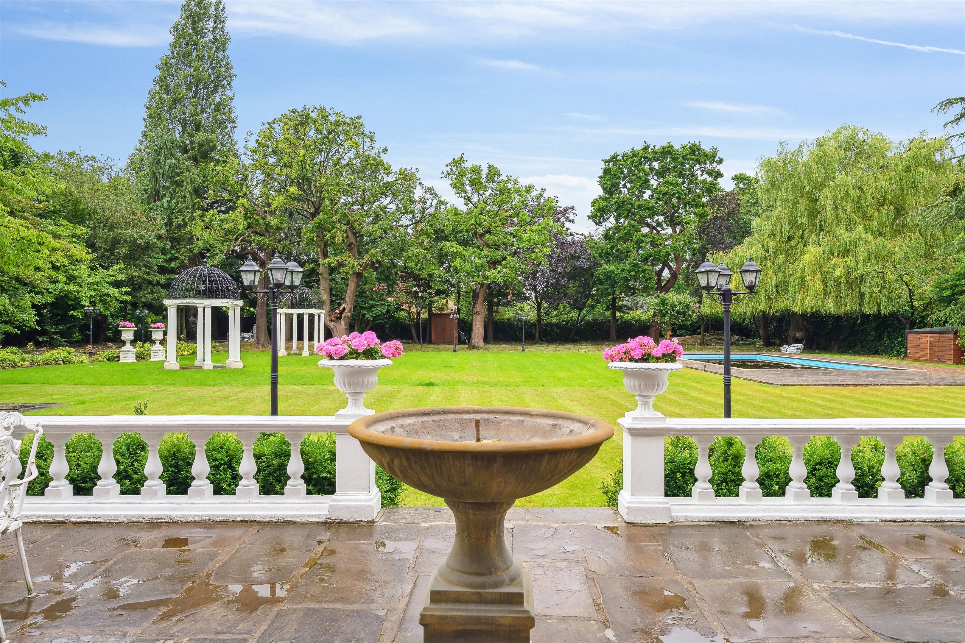 The Bishops Avenue, London, N2