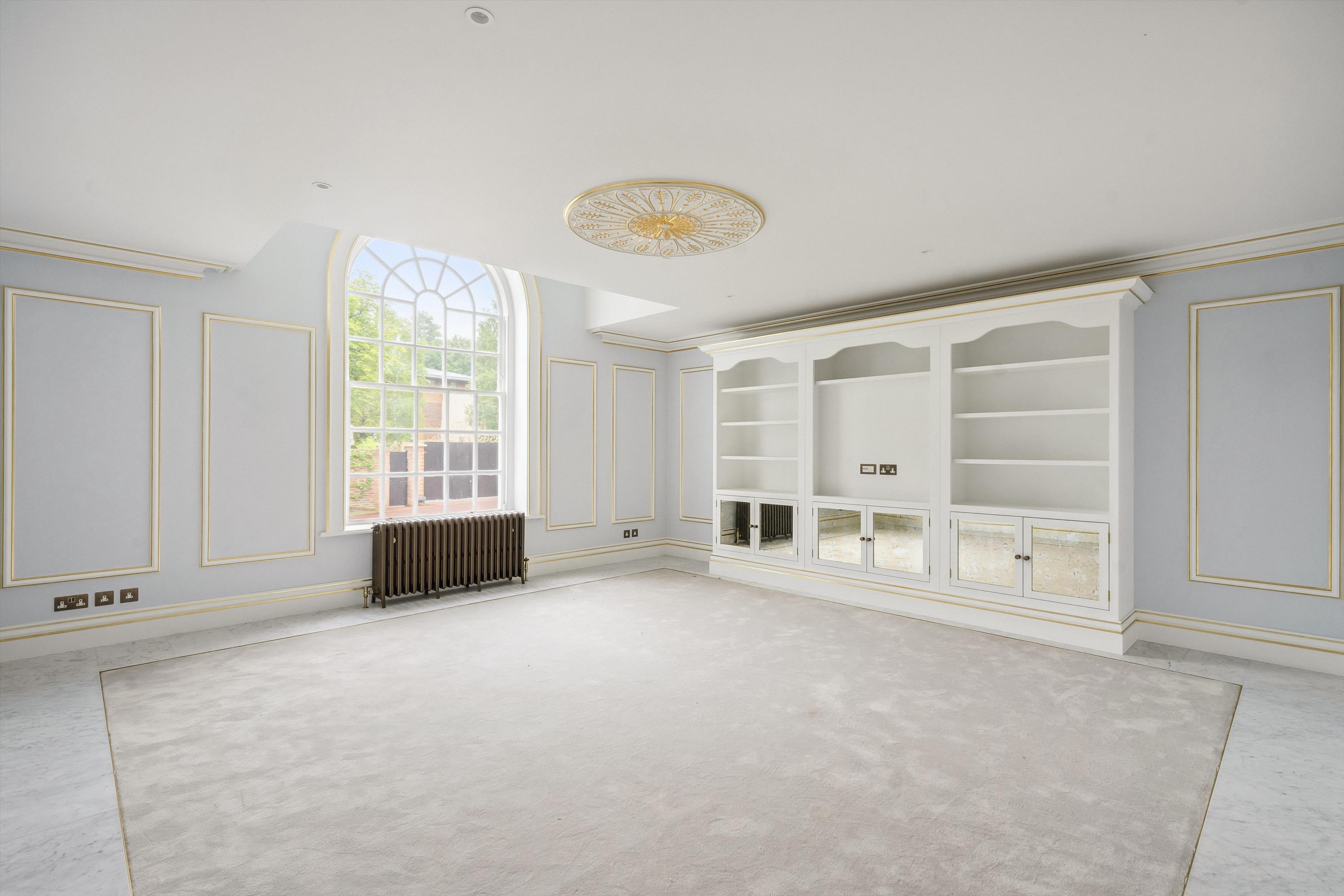 The Bishops Avenue, London, N2