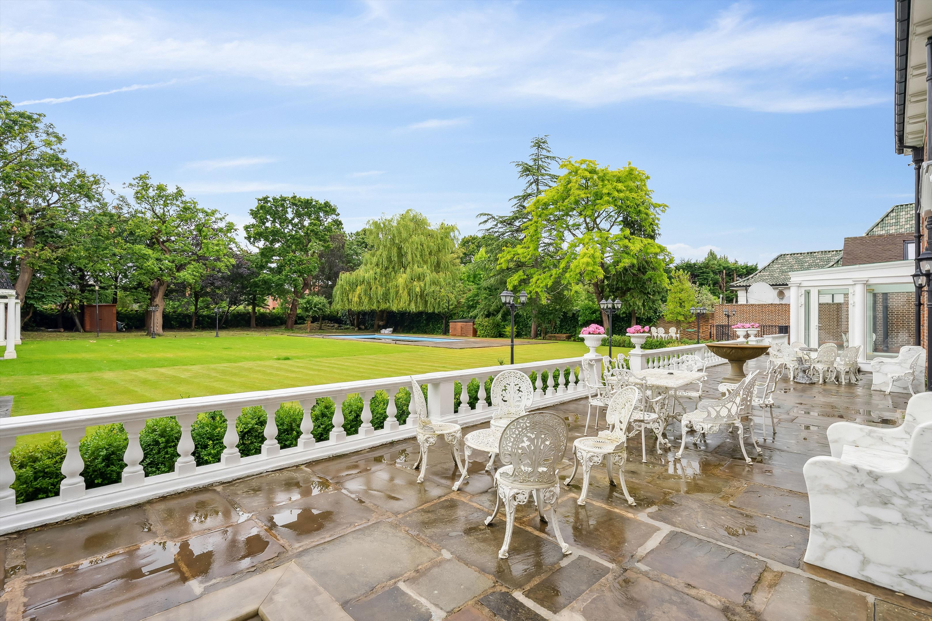 The Bishops Avenue, London, N2