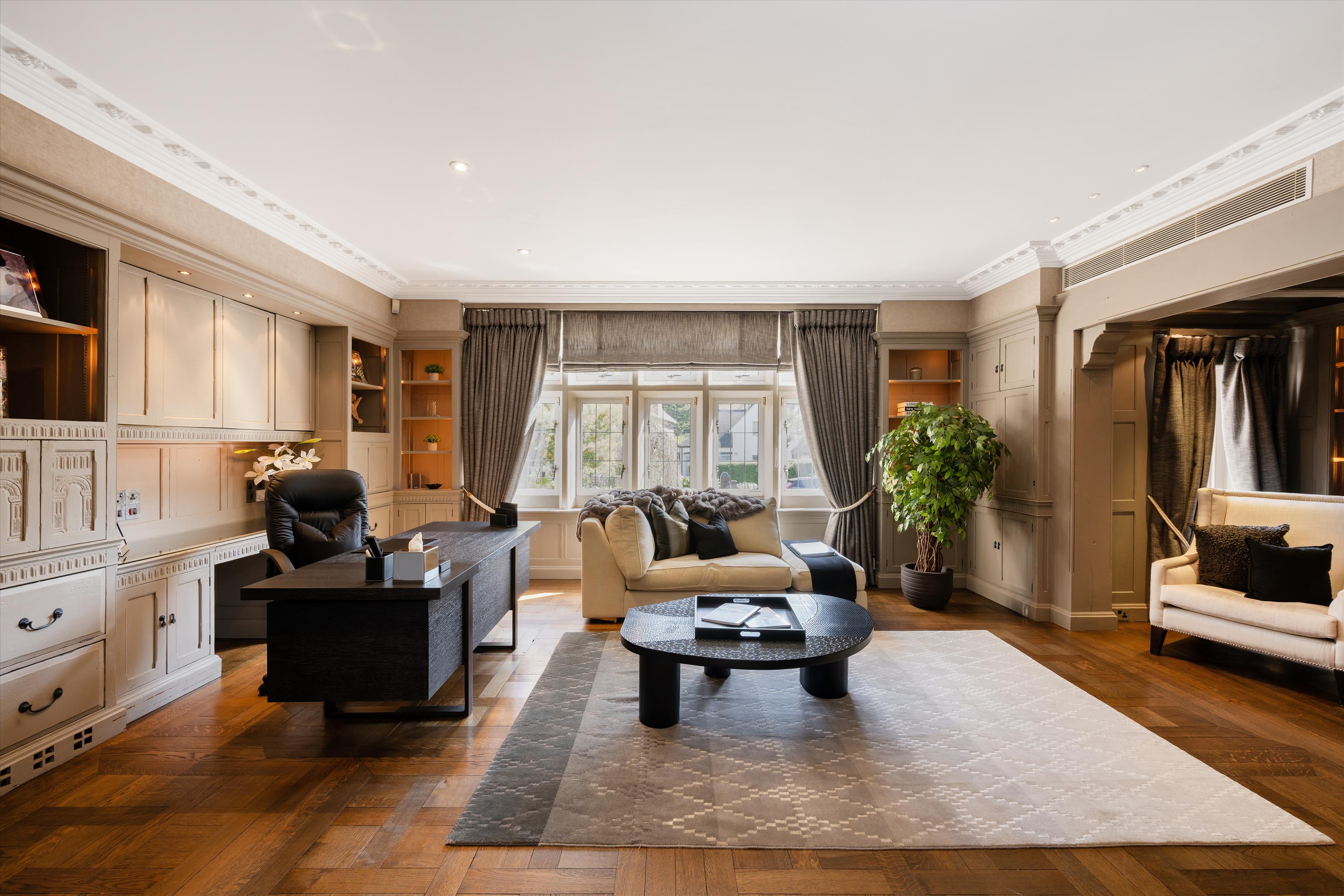 Courtenay Avenue, Highgate, London, N6