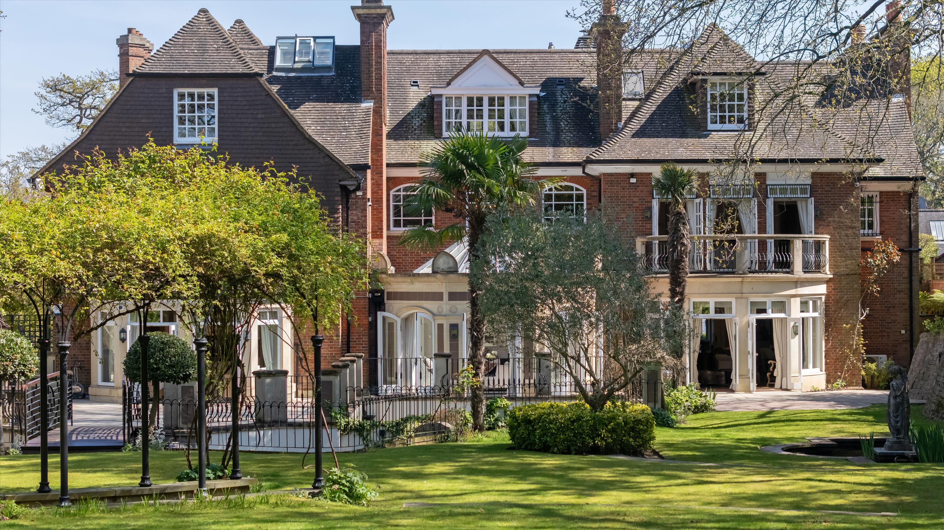 Courtenay Avenue, Highgate, London, N6