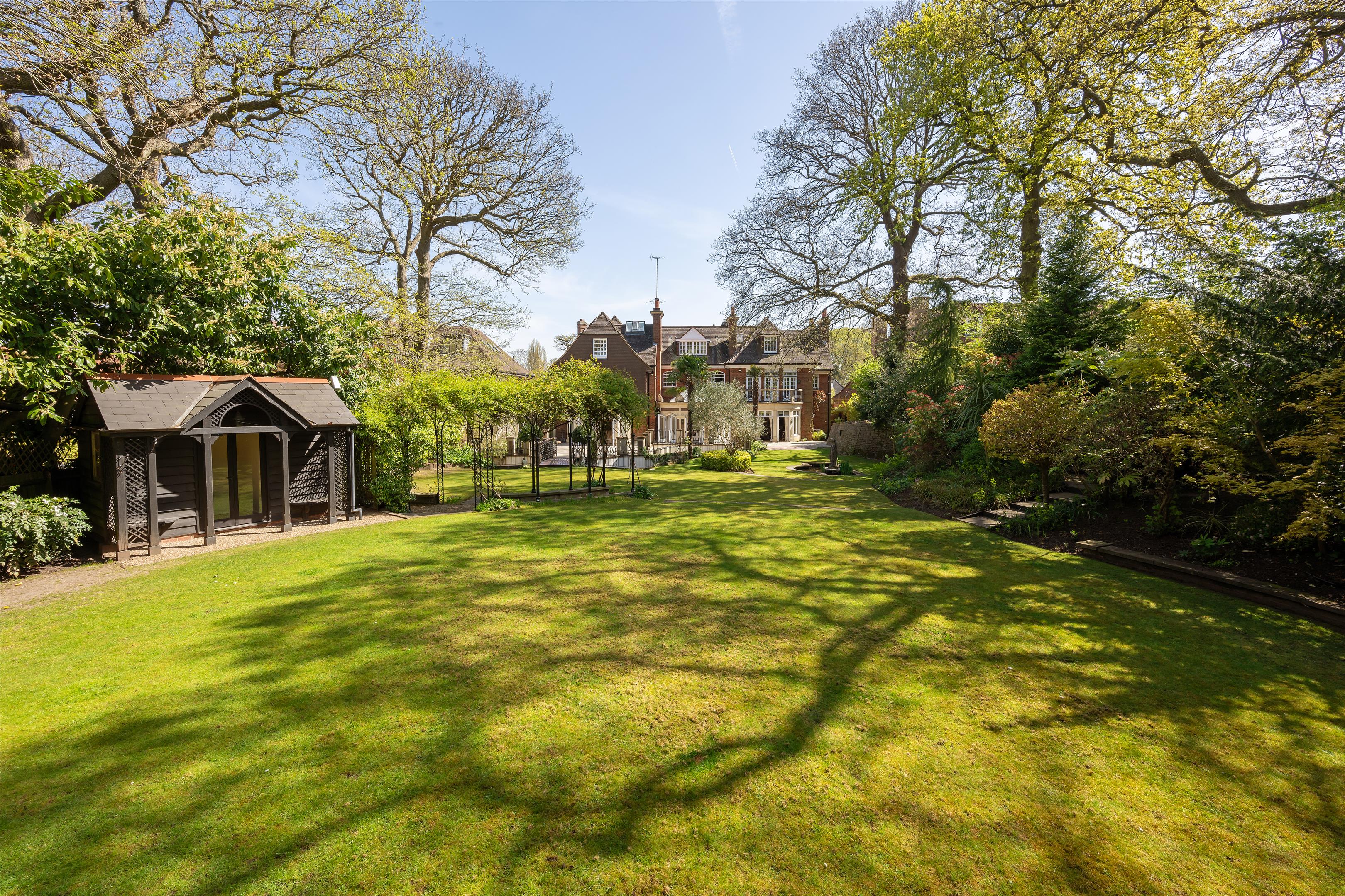Courtenay Avenue, Highgate, London, N6