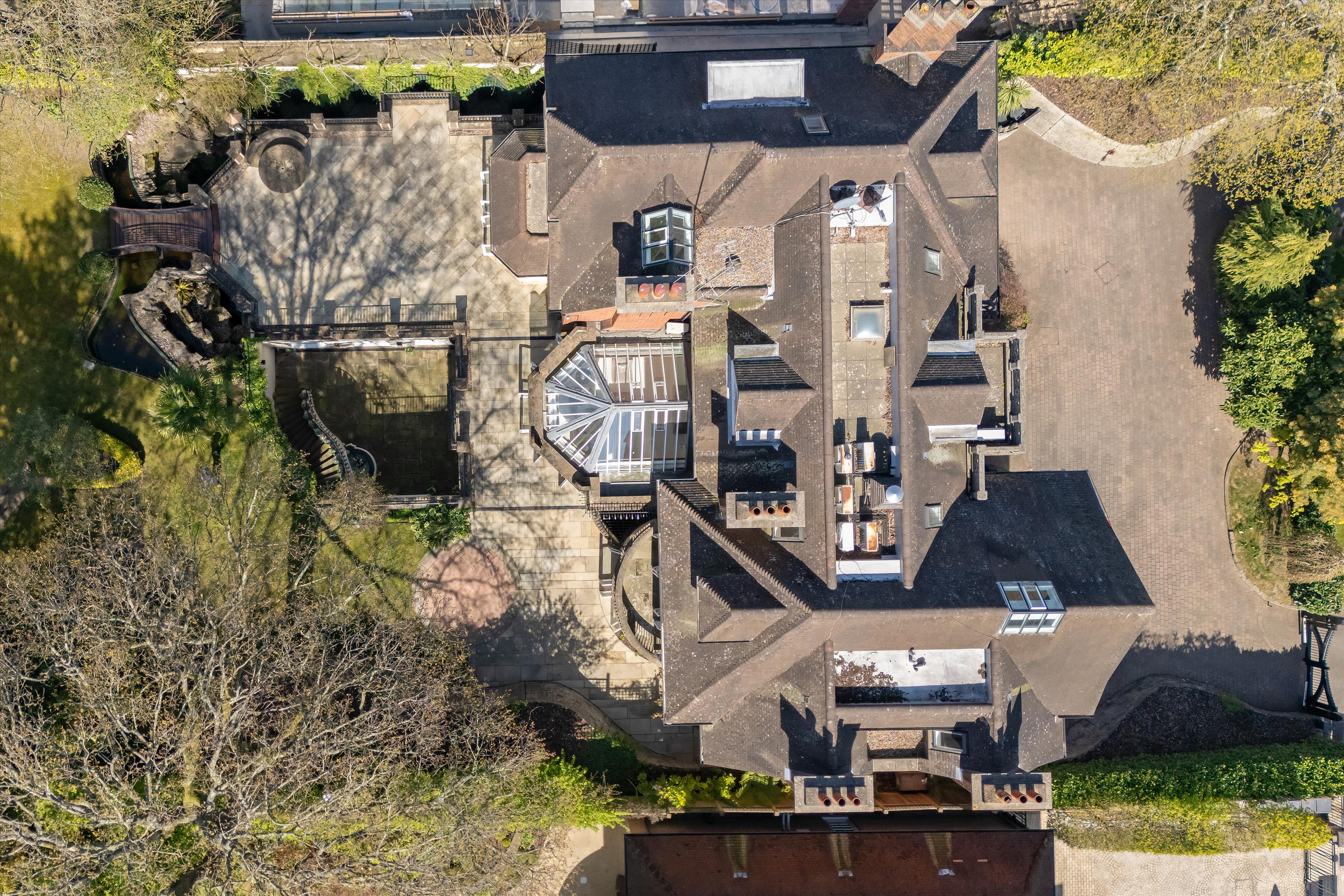 Courtenay Avenue, Highgate, London, N6