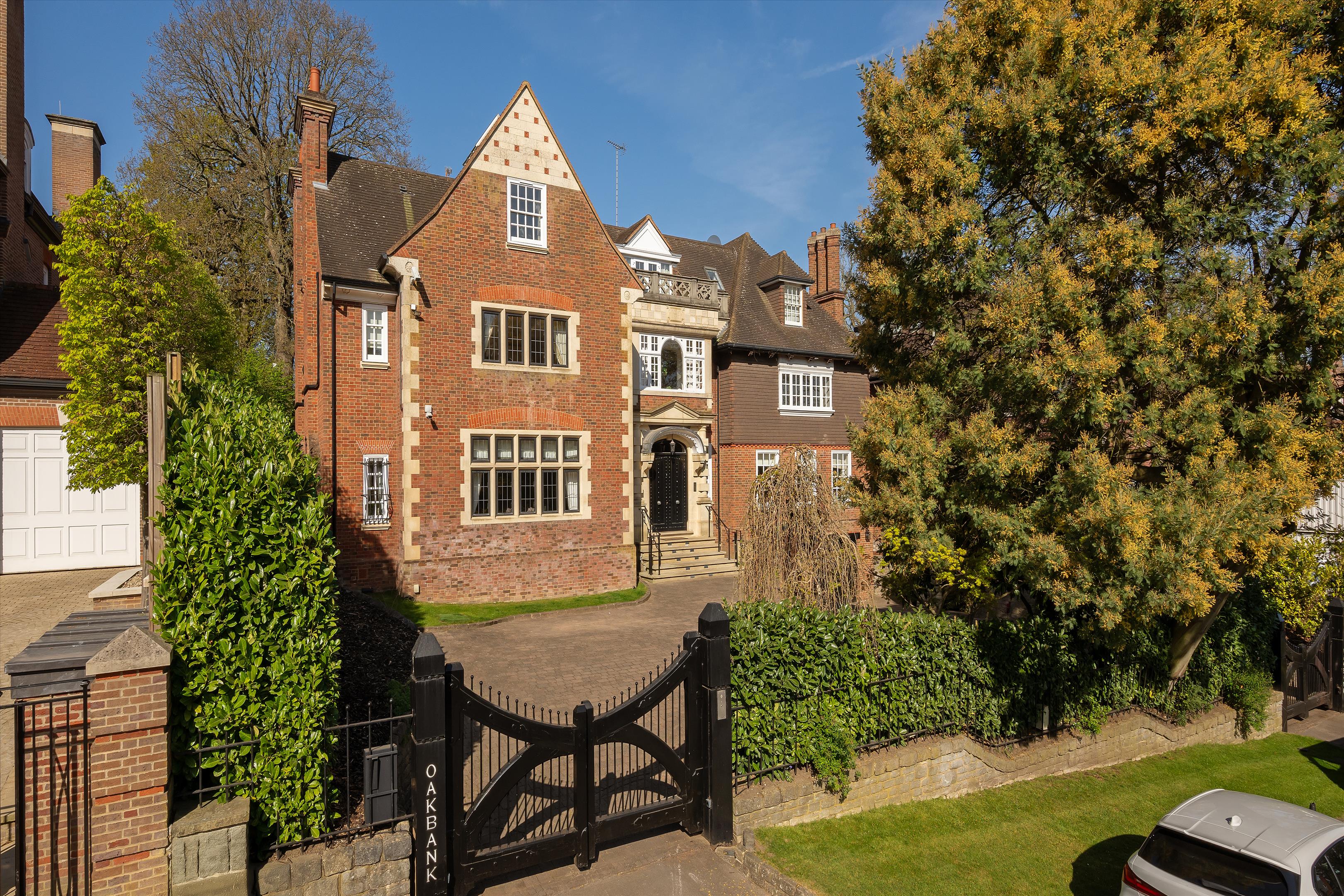 Courtenay Avenue, Highgate, London, N6