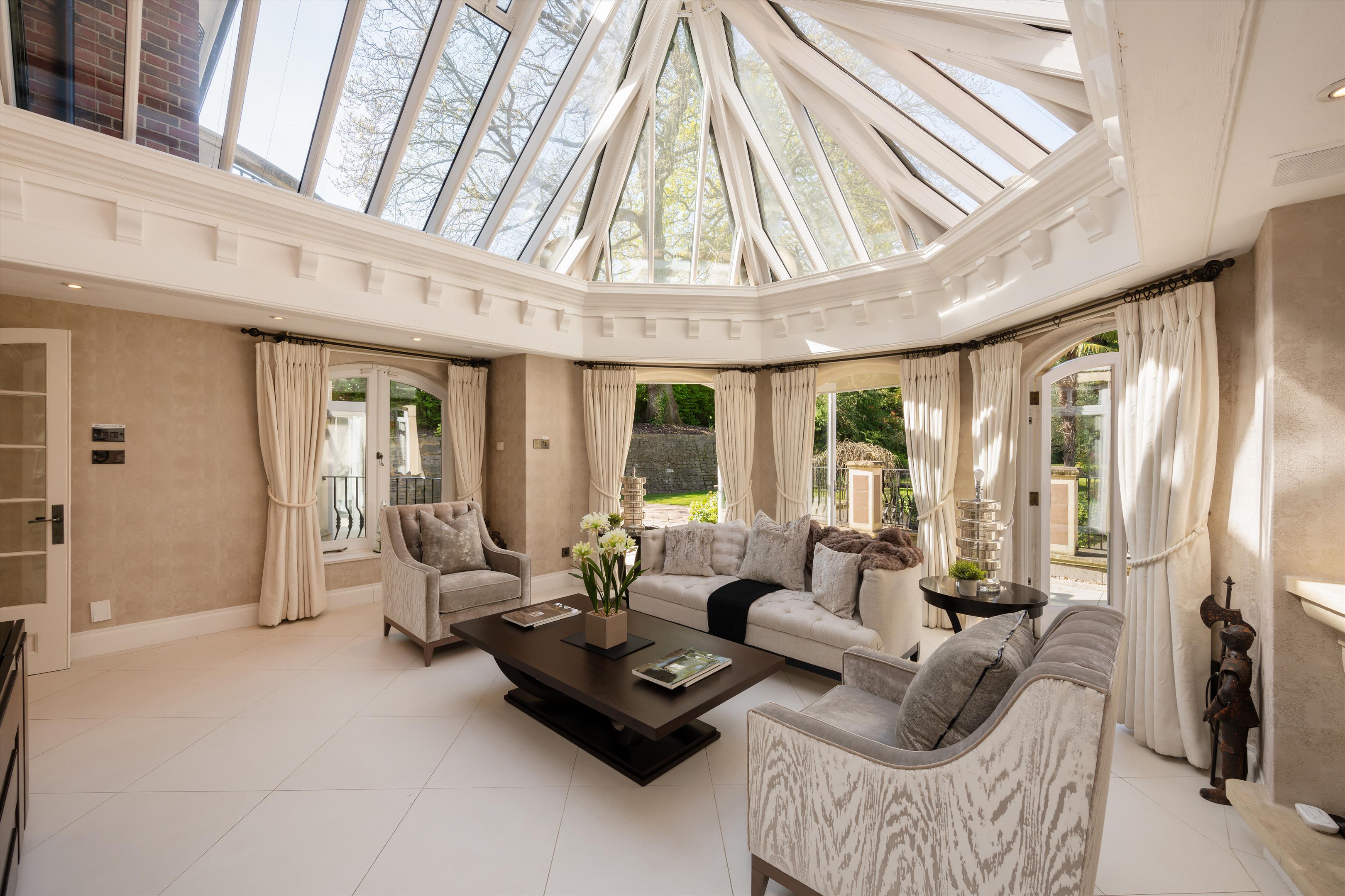 Courtenay Avenue, Highgate, London, N6