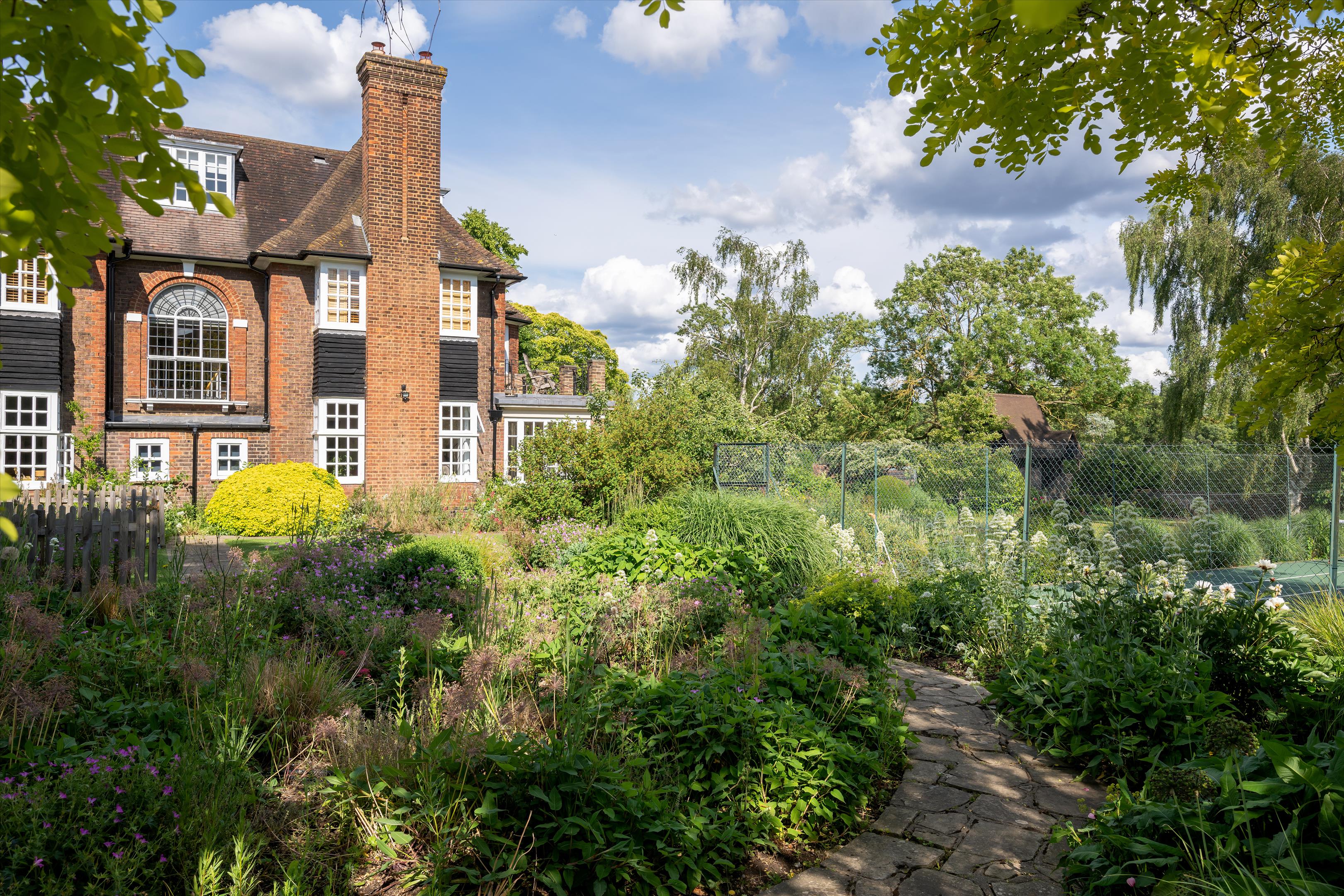 Linnell Drive, London, NW11