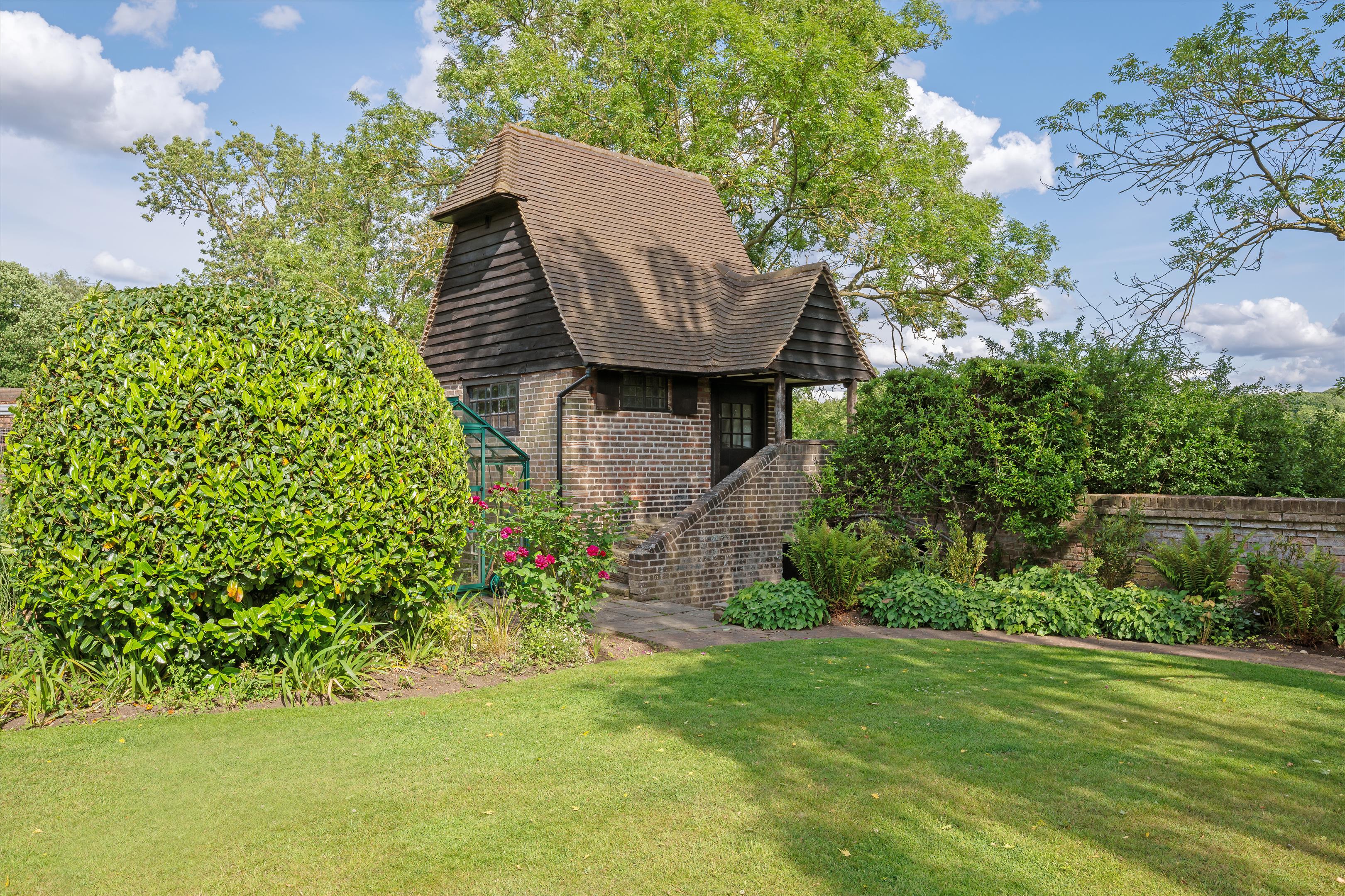 Linnell Drive, London, NW11