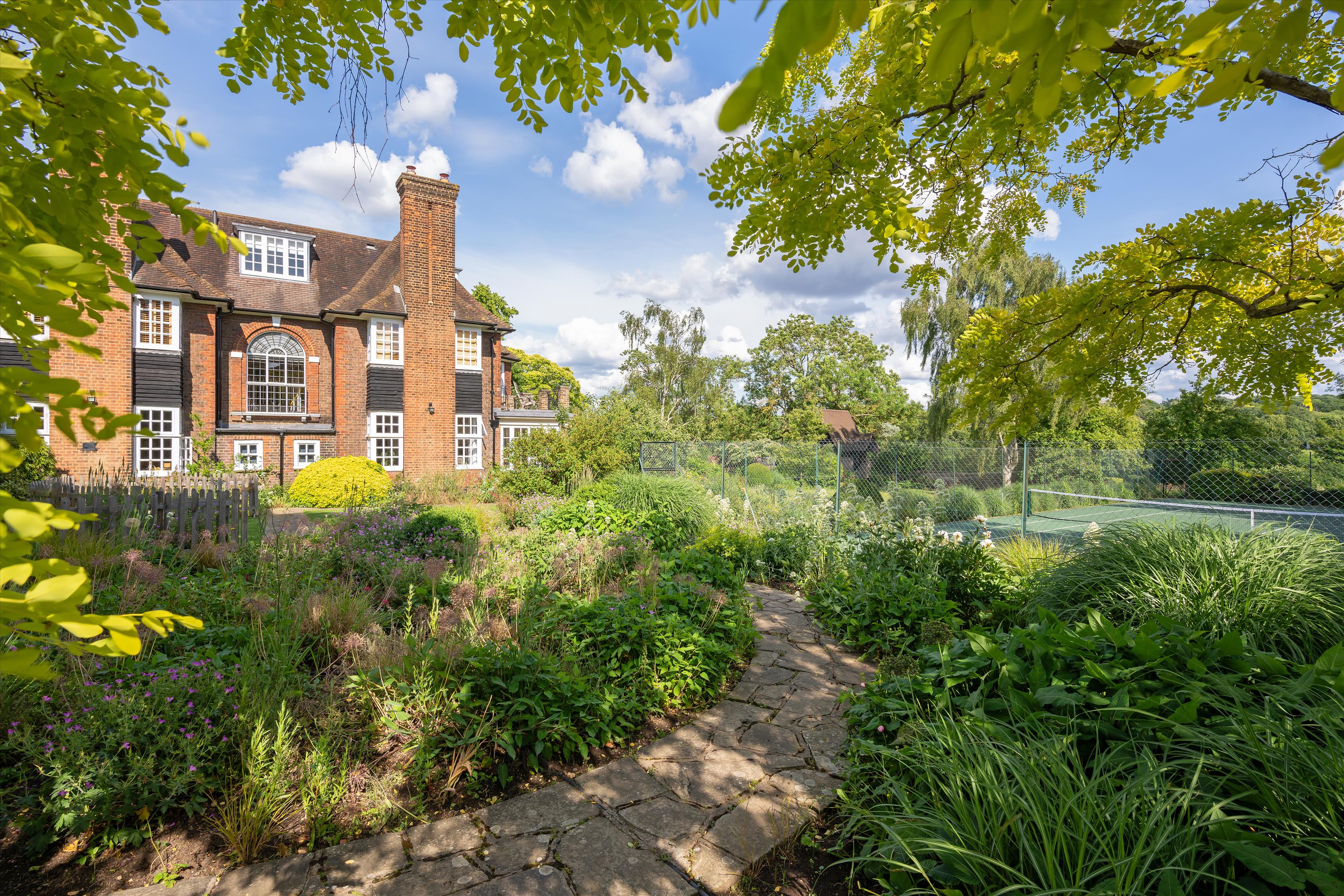 Linnell Drive, London, NW11