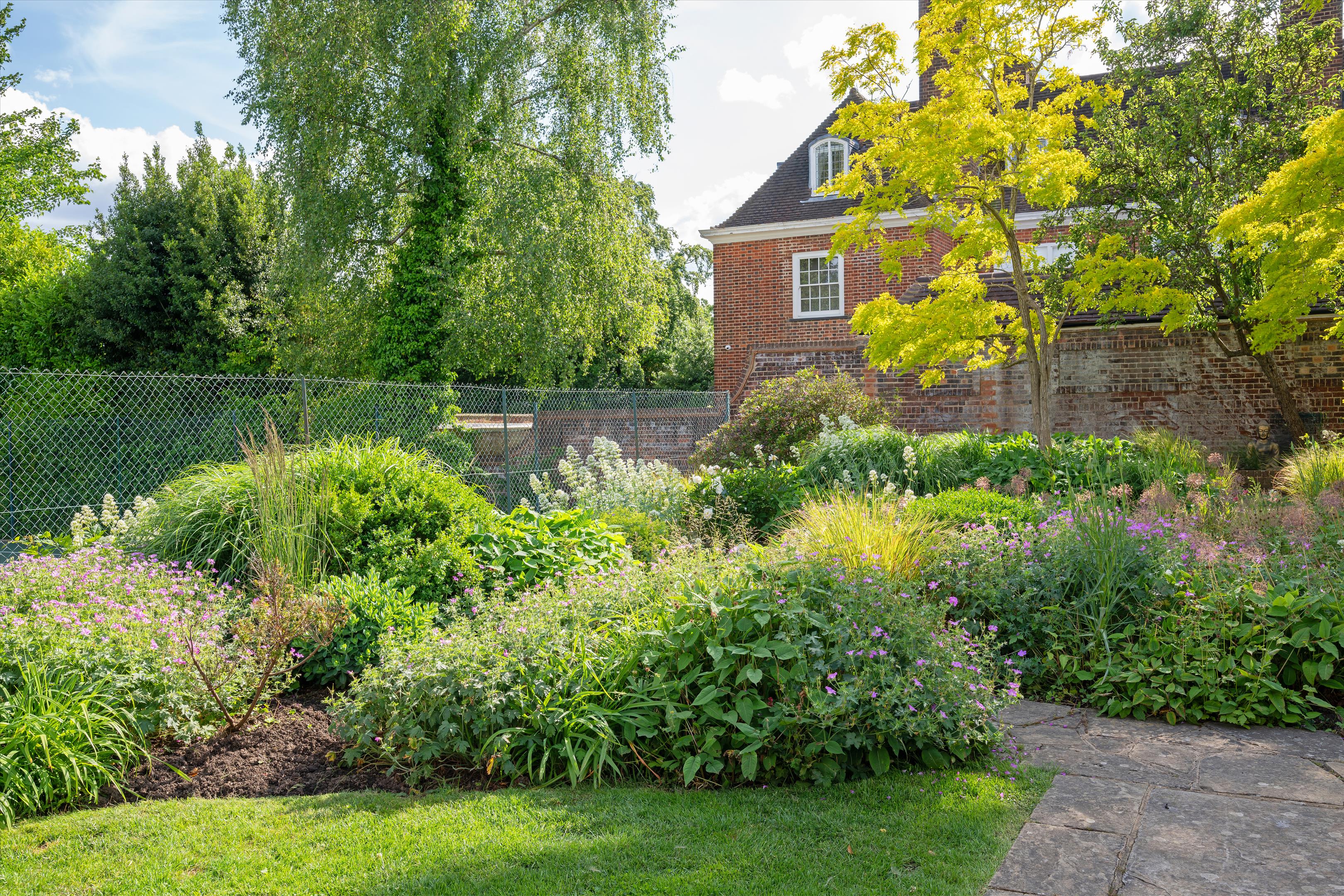 Linnell Drive, London, NW11