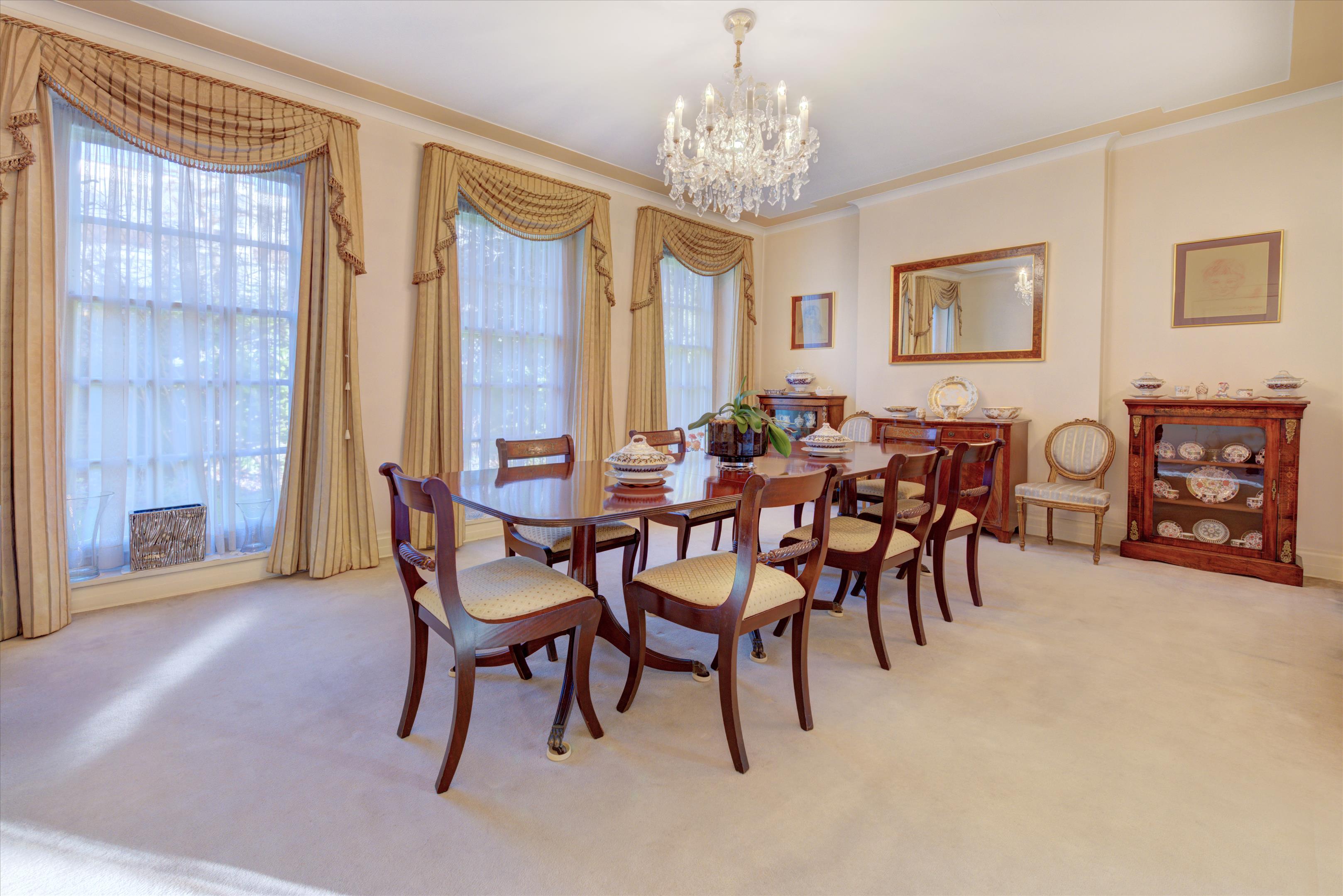 Fitzjohns Avenue, London, NW3