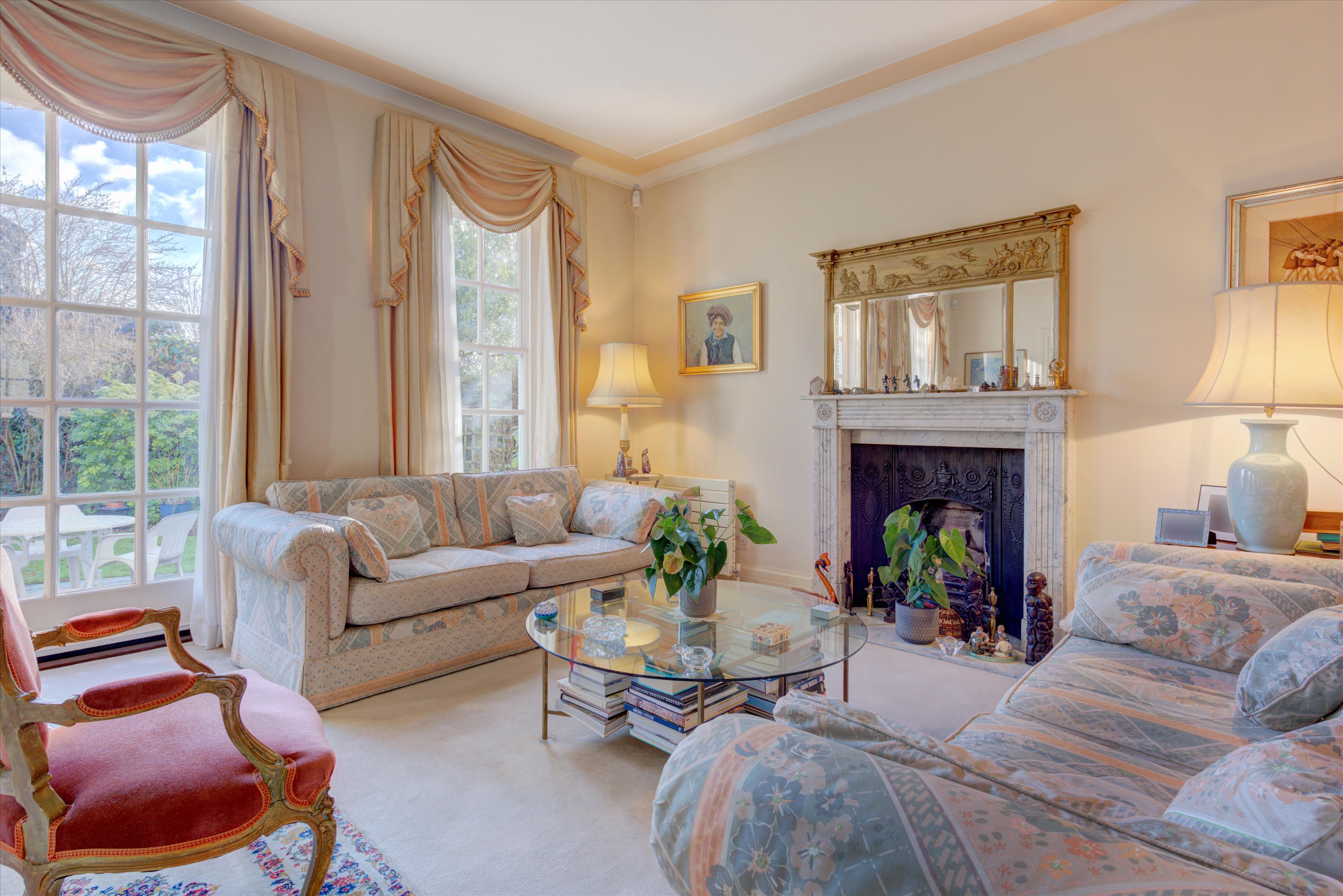 Fitzjohns Avenue, London, NW3