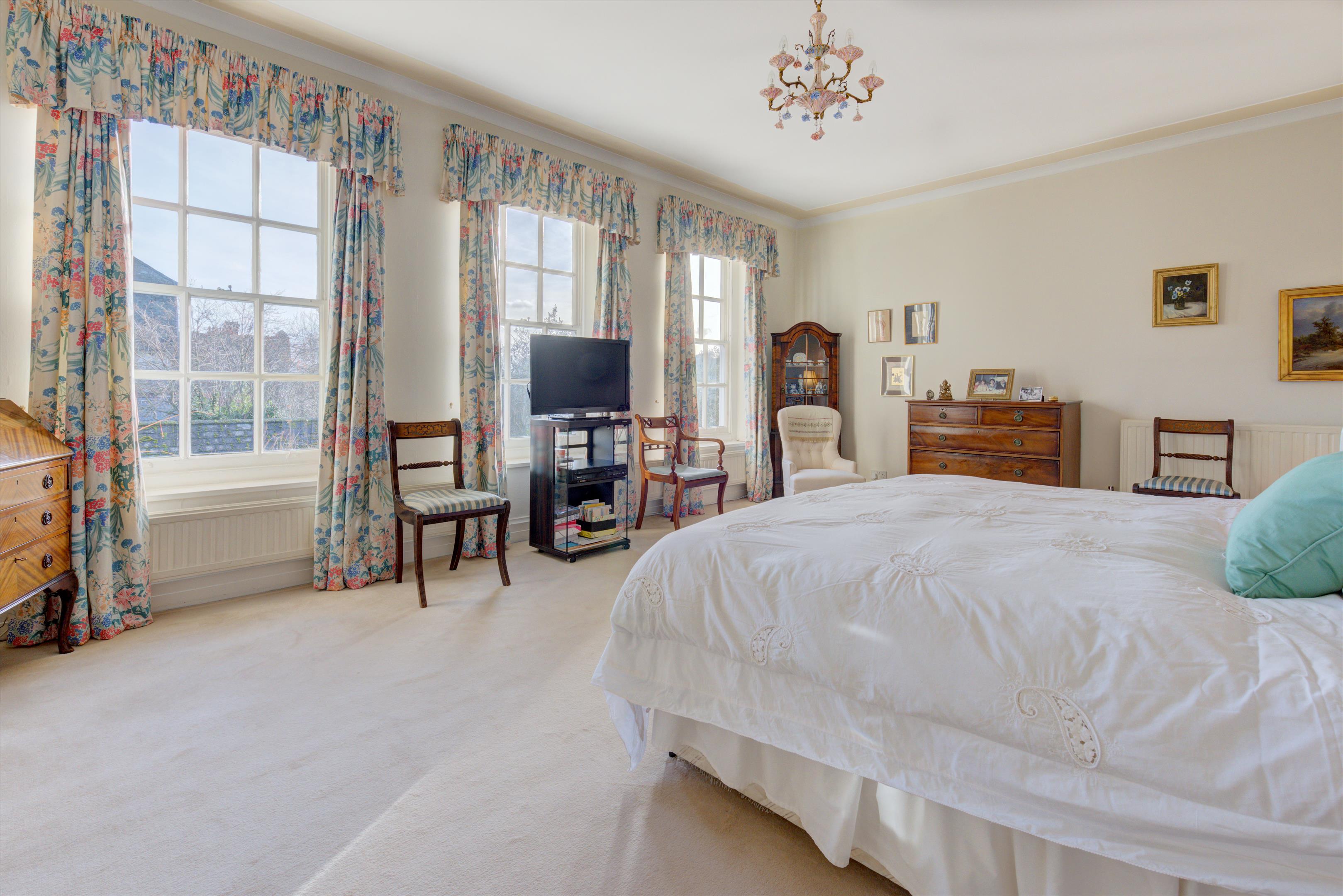 Fitzjohns Avenue, London, NW3