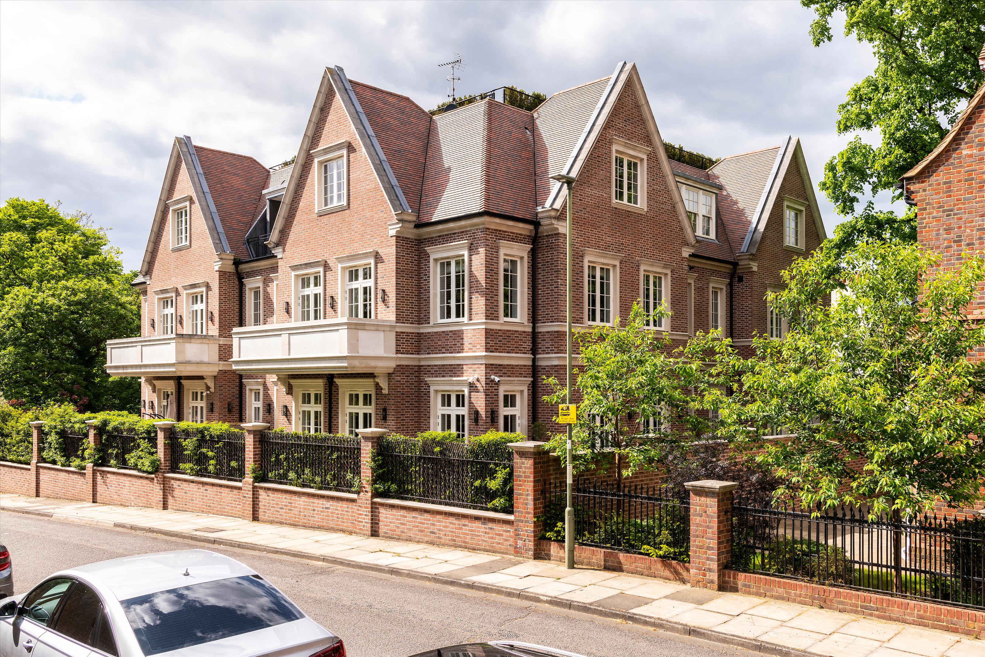 The Bishops Avenue, Hampstead Garden Suburb, London, N2