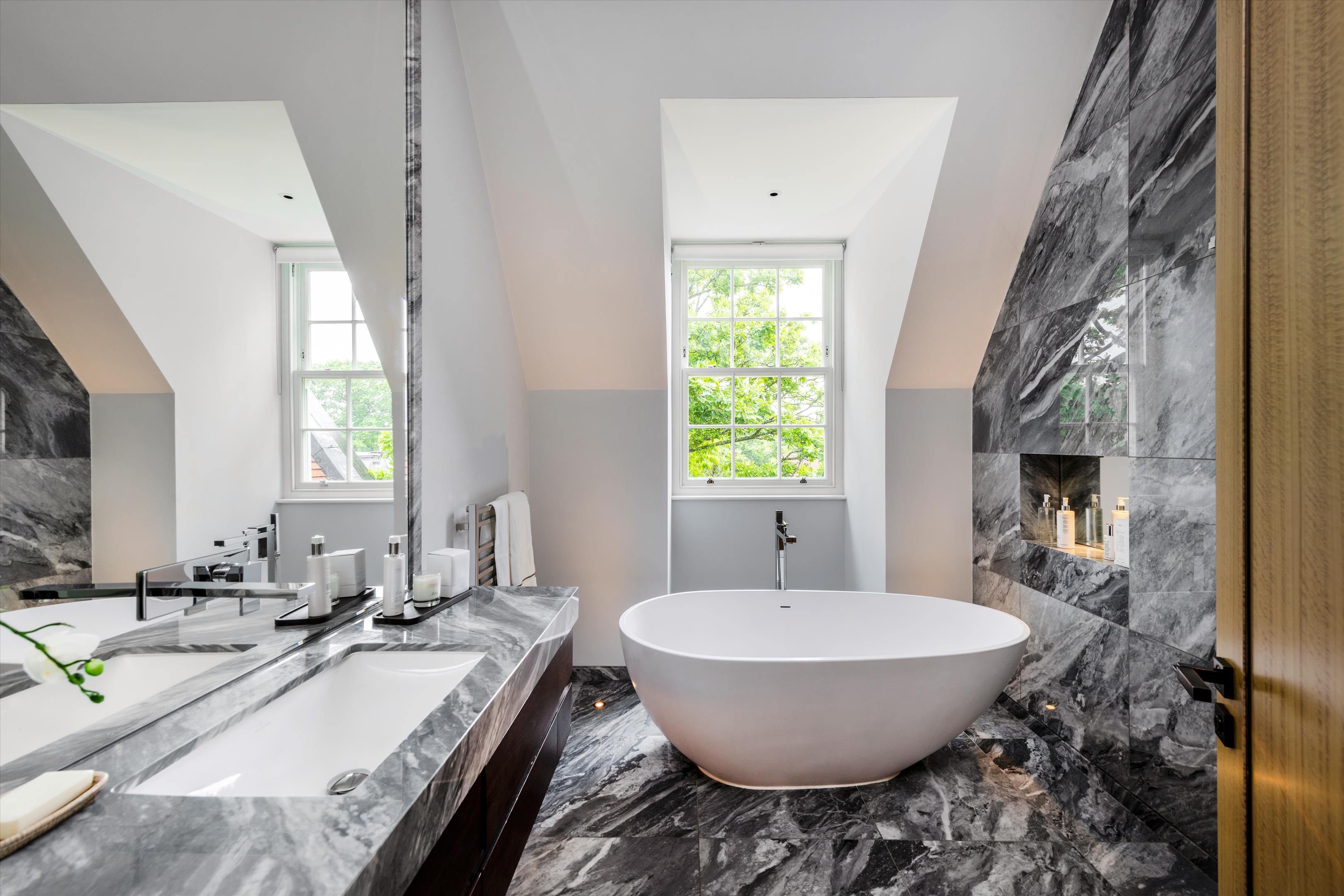 The Bishops Avenue, Hampstead Garden Suburb, London, N2