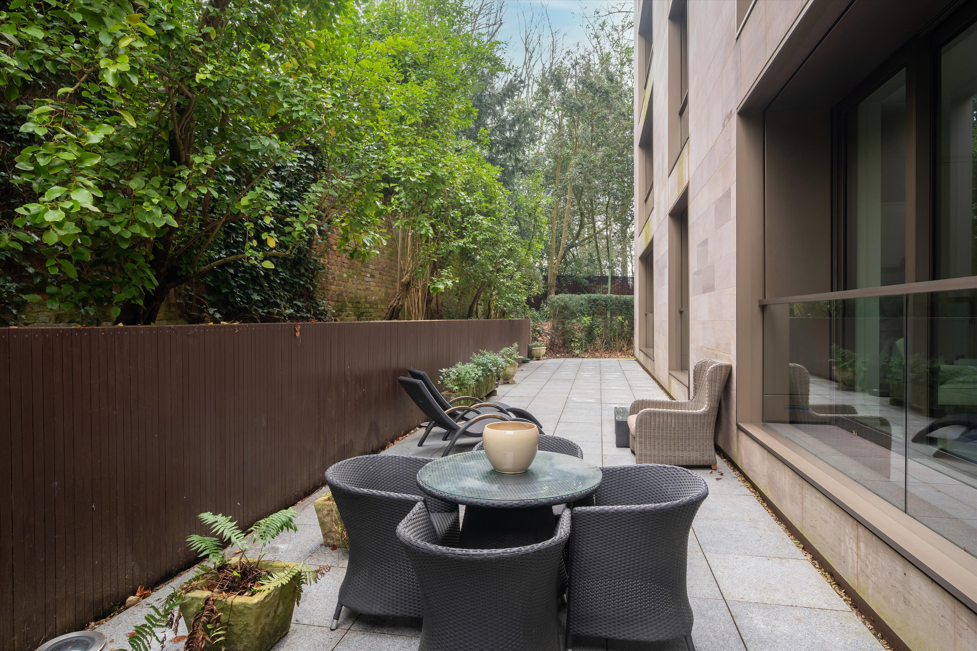 Hampstead Lane, London, N6