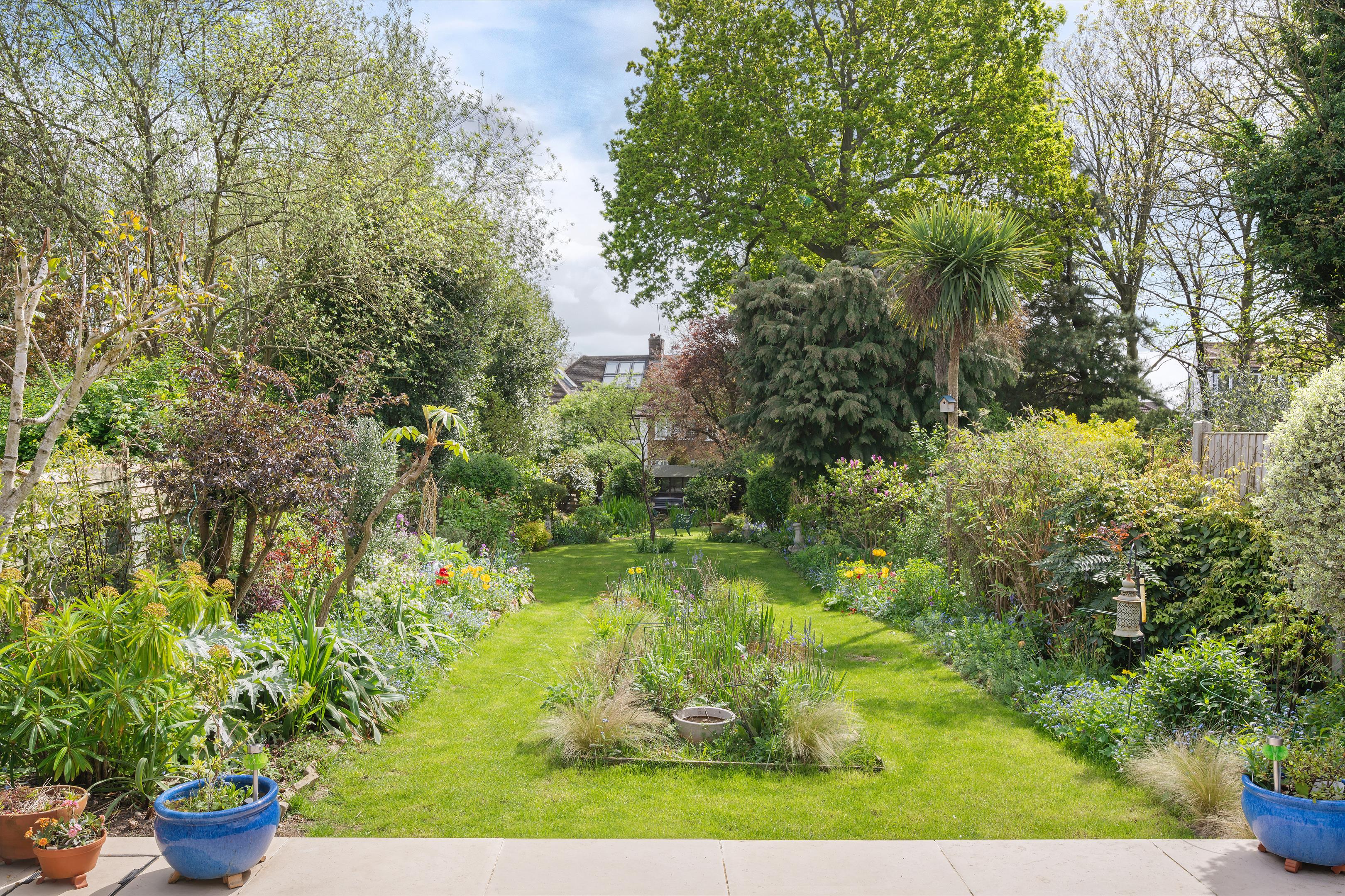 Rodborough Road, London NW11